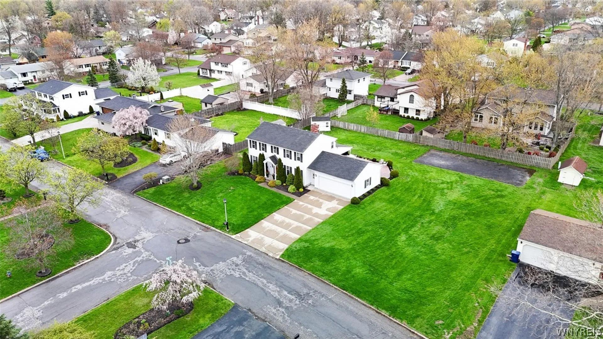 Property at 17 Alanview Drive, Lockport City, NY 14094 2