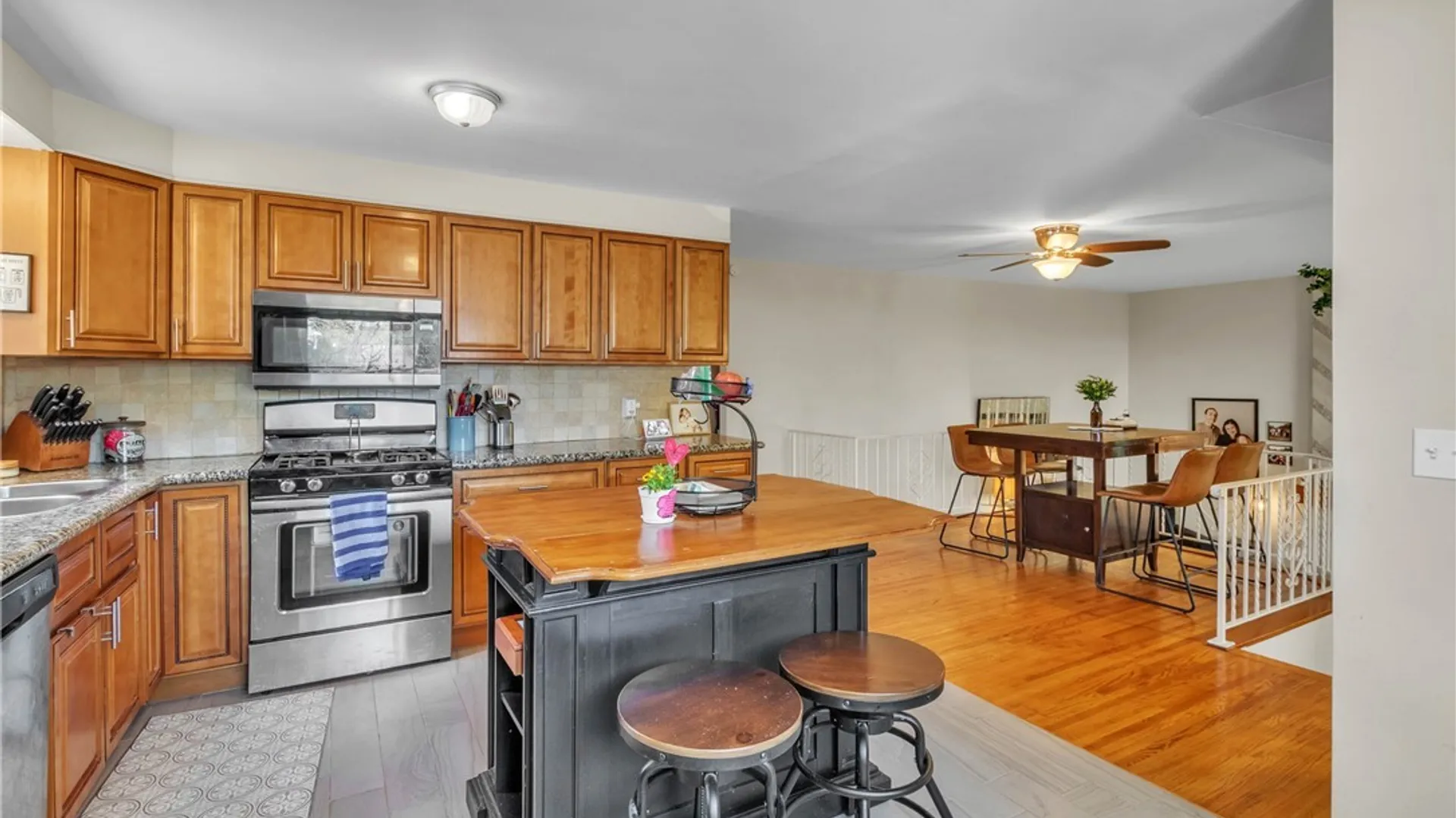 Property at 105 Rose Avenue, West Seneca, NY 14224 10