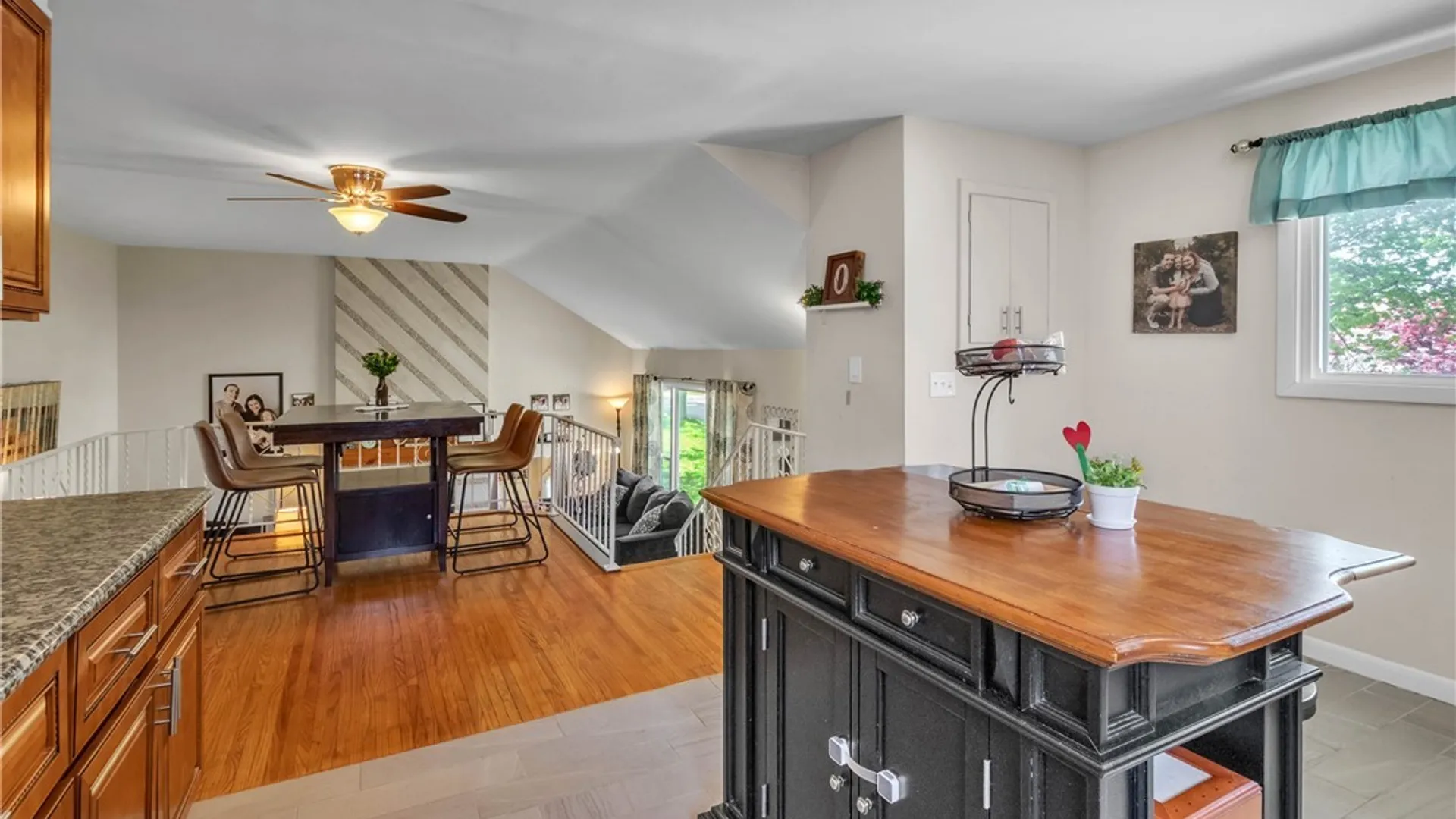 Property at 105 Rose Avenue, West Seneca, NY 14224 12