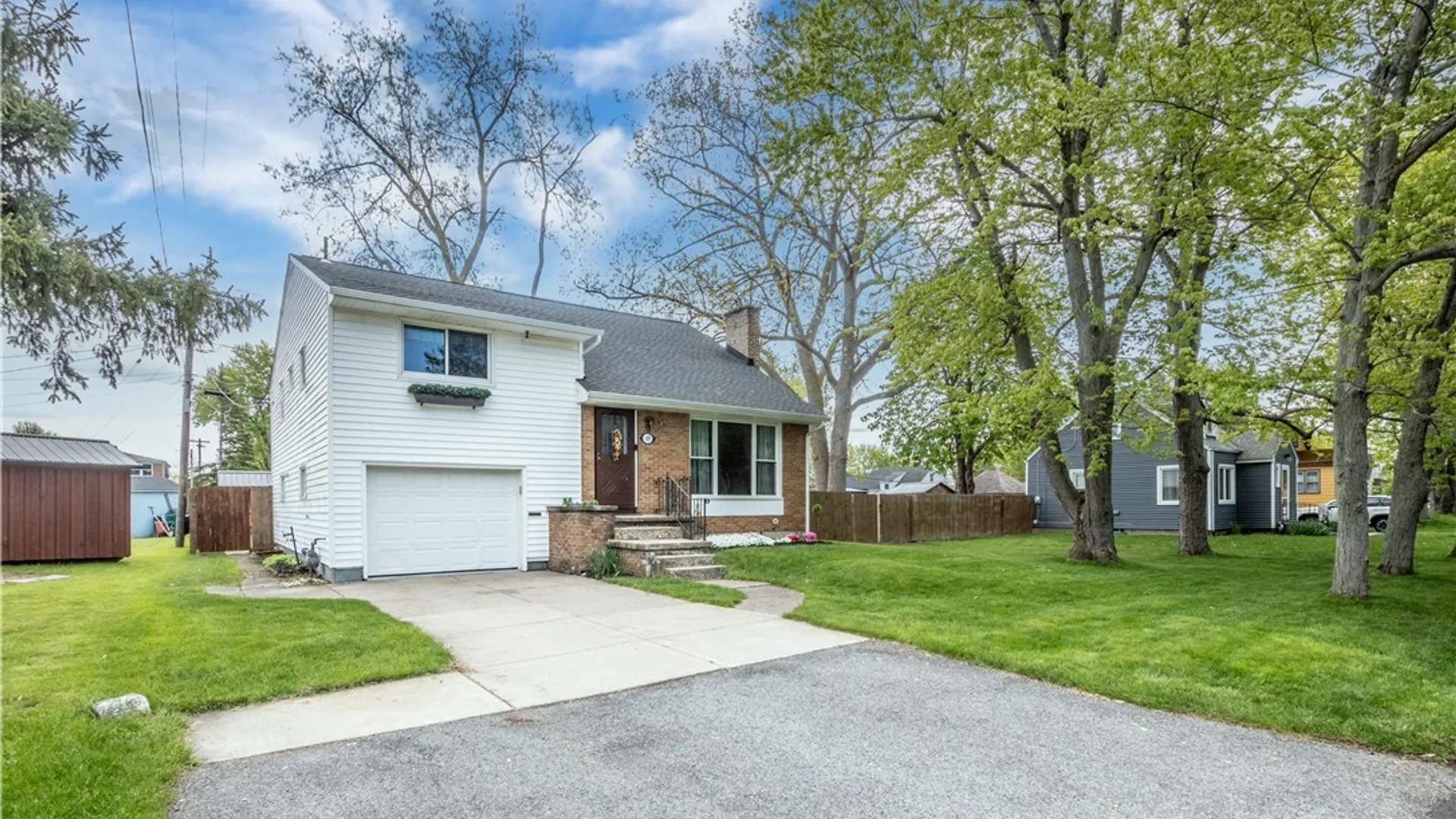 Property at 105 Rose Avenue, West Seneca, NY 14224 2