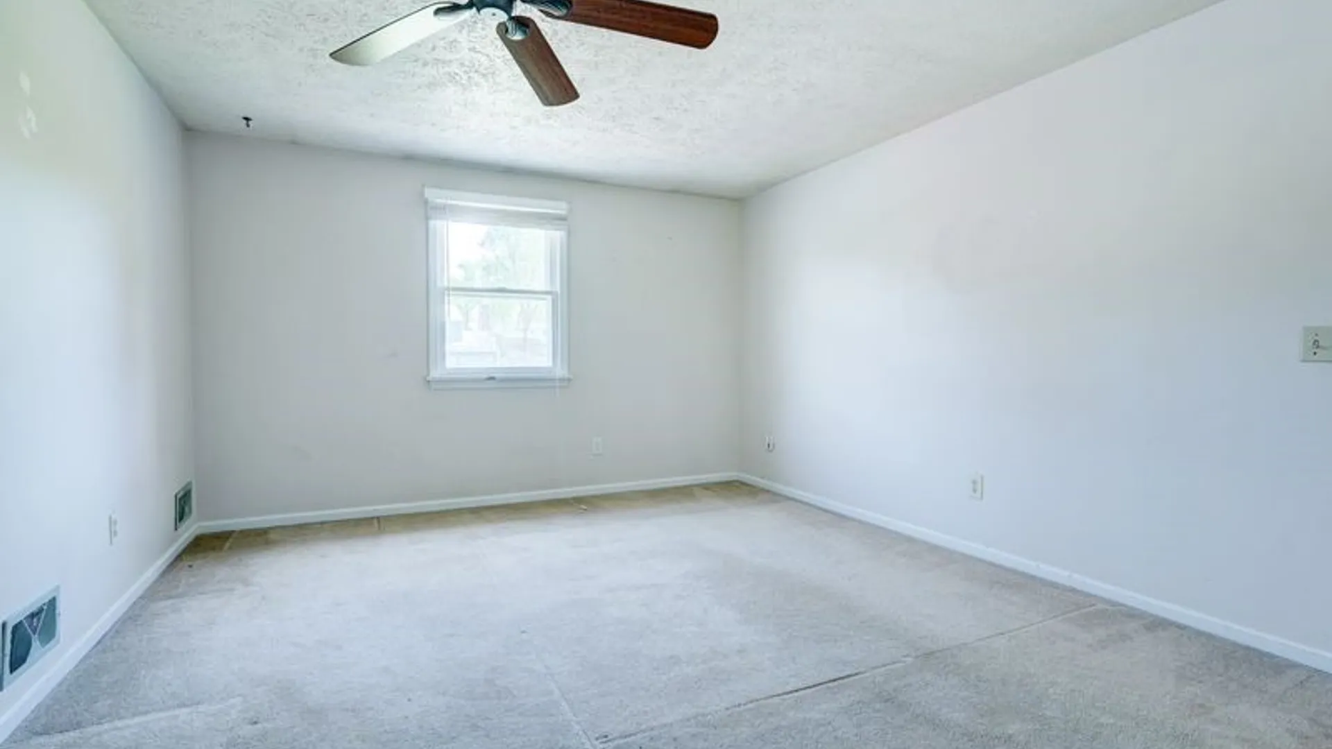 Property at 44 Latchmere Drive, Victor, NY 14564 27