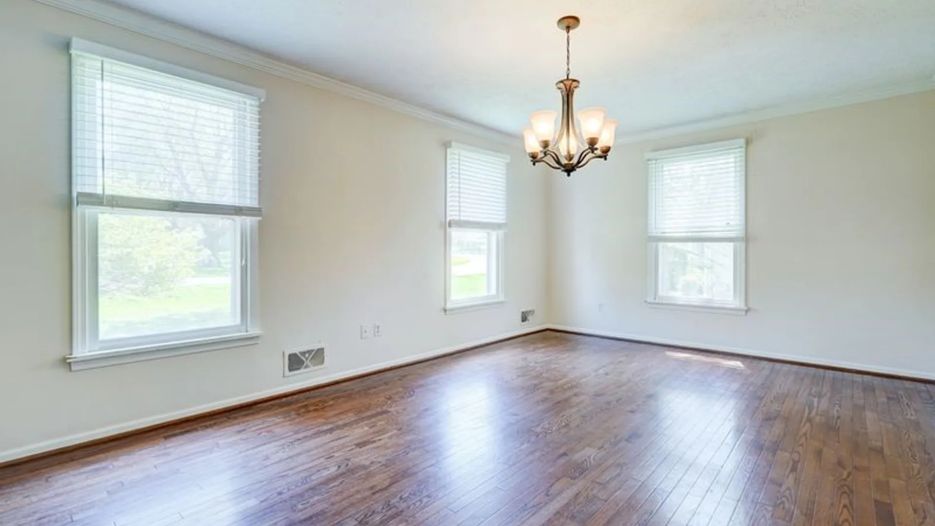 Property at 44 Latchmere Drive, Victor, NY 14564 9