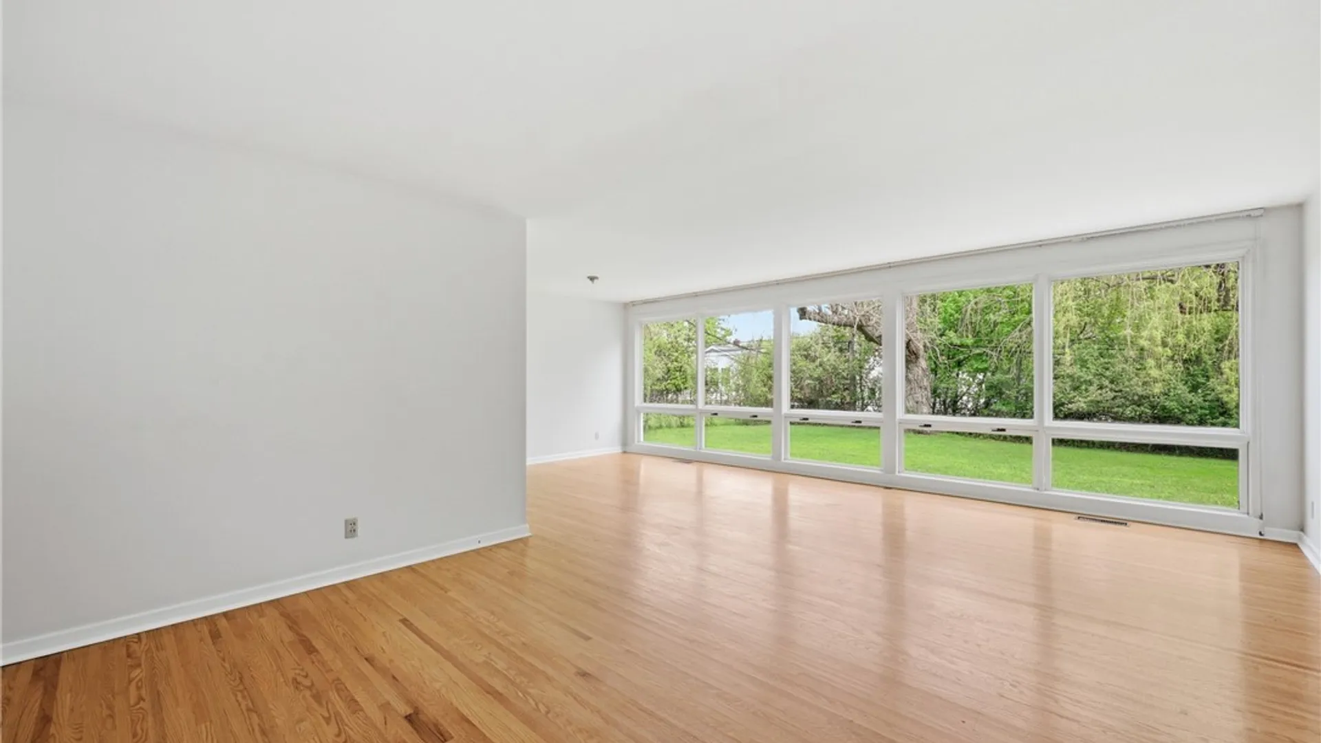 Property at 38 Greenbrier Road, Amherst, NY 14226 13