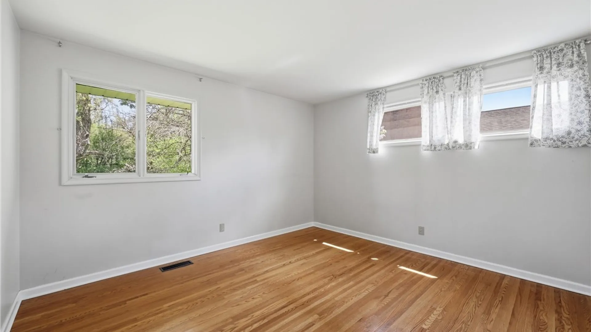Property at 38 Greenbrier Road, Amherst, NY 14226 18
