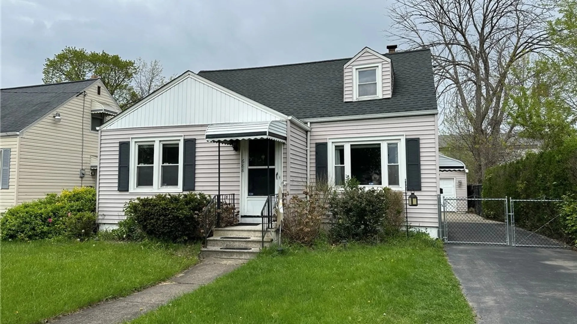 Property at 688 78th Street, Niagara Falls, NY 14304 2