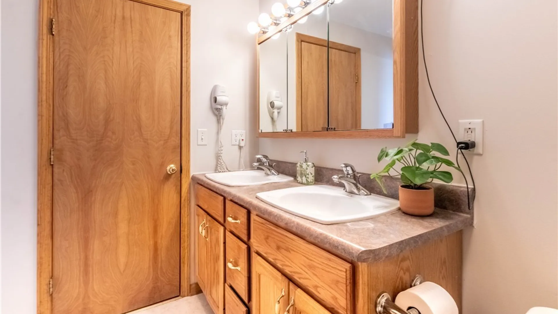 Property at 84 Paige Avenue, Tonawanda, NY 14223 28