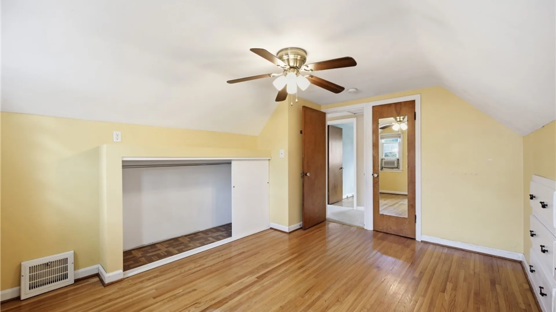 Property at 115 Colvinhurst Drive, Tonawanda, NY 14223 24