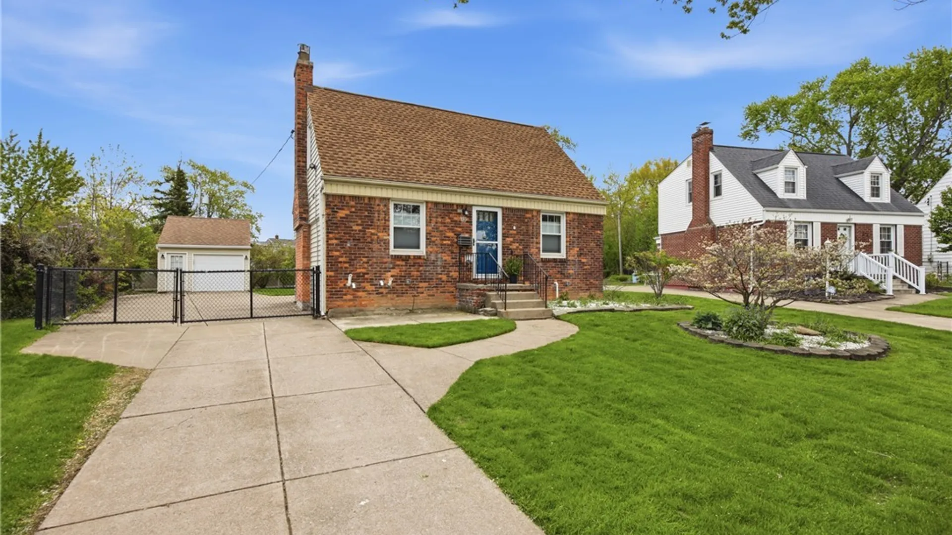 Property at 115 Colvinhurst Drive, Tonawanda, NY 14223 3