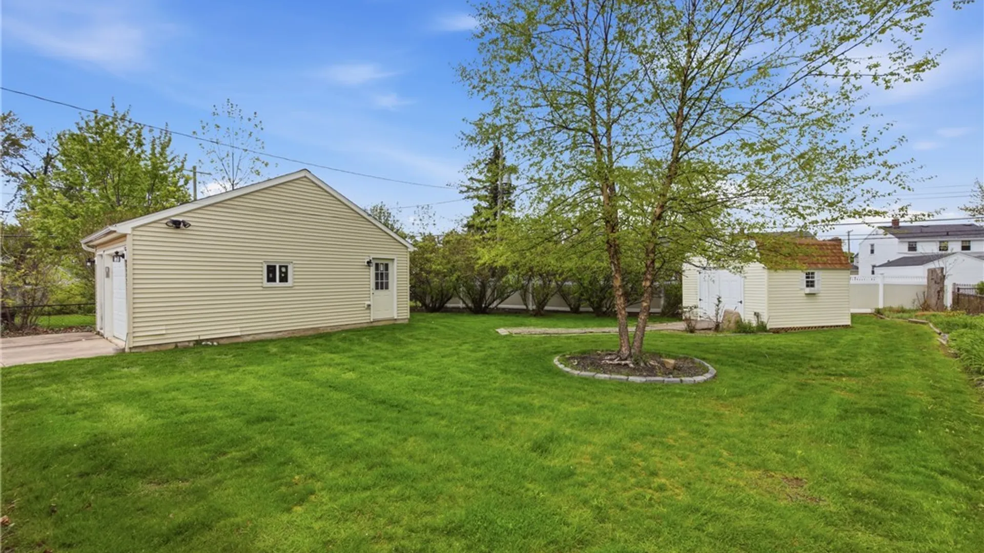 Property at 115 Colvinhurst Drive, Tonawanda, NY 14223 37