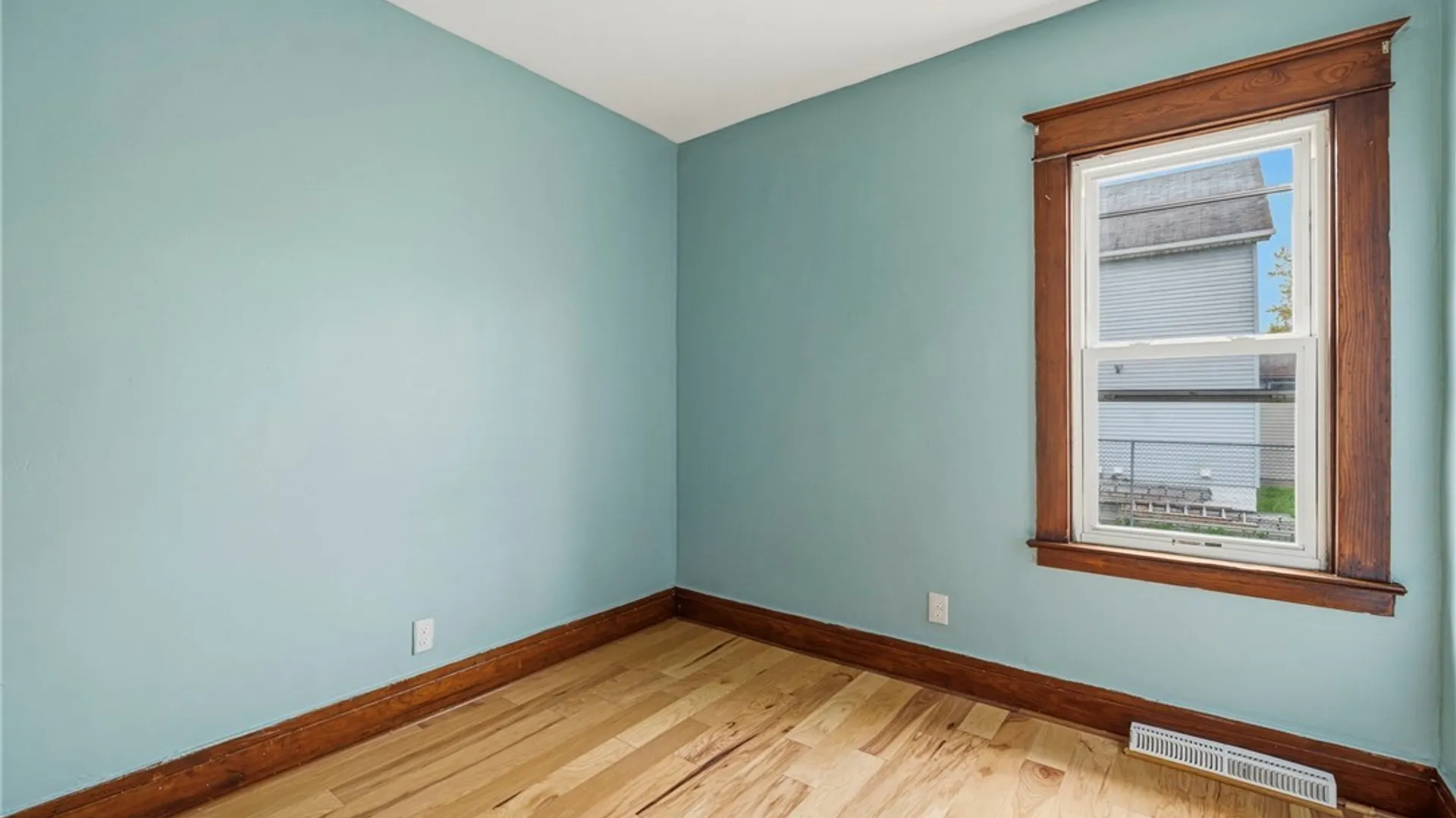 Property at 162 Woodside Avenue, Buffalo, NY 14220 9