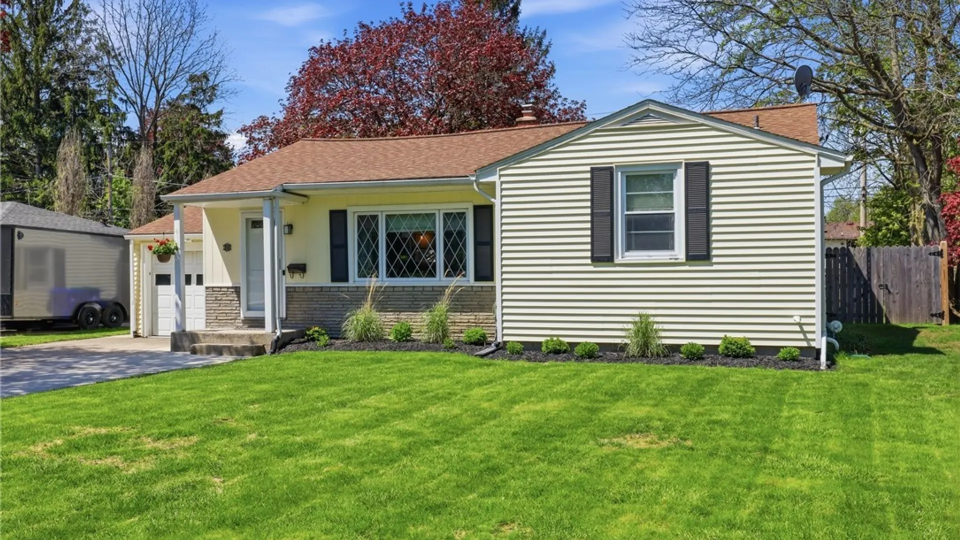 Property at 4320 Cameron Drive, Clarence, NY 14221 5