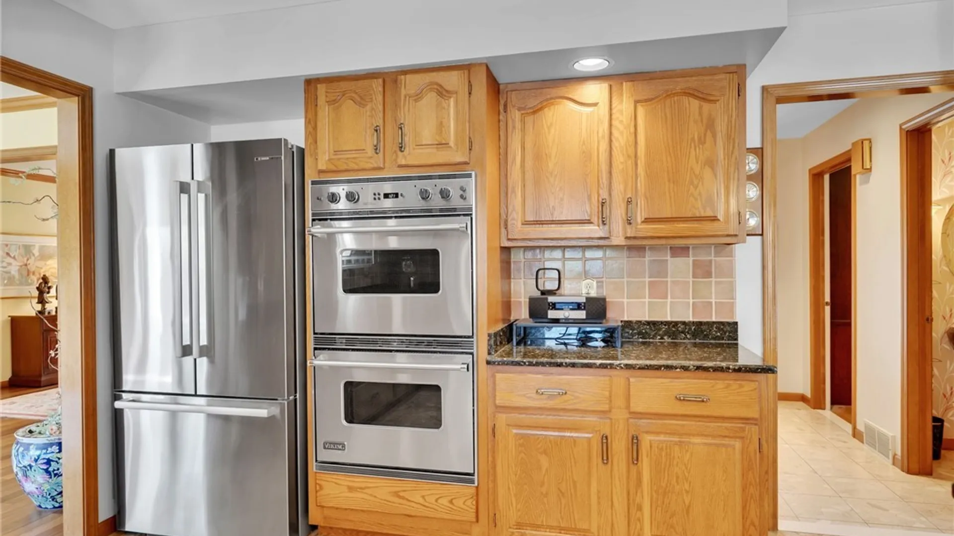 Property at 11 Stratford Court, Amherst, NY 14051 13