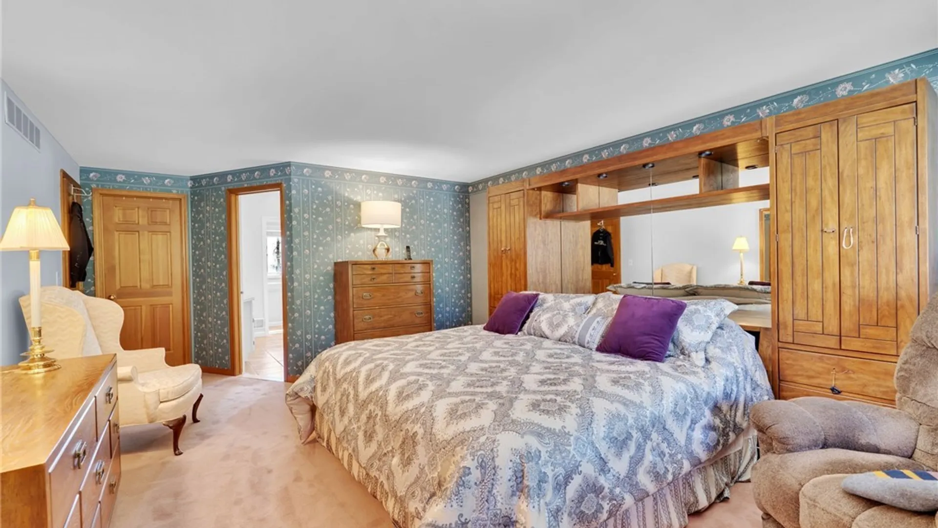 Property at 11 Stratford Court, Amherst, NY 14051 26