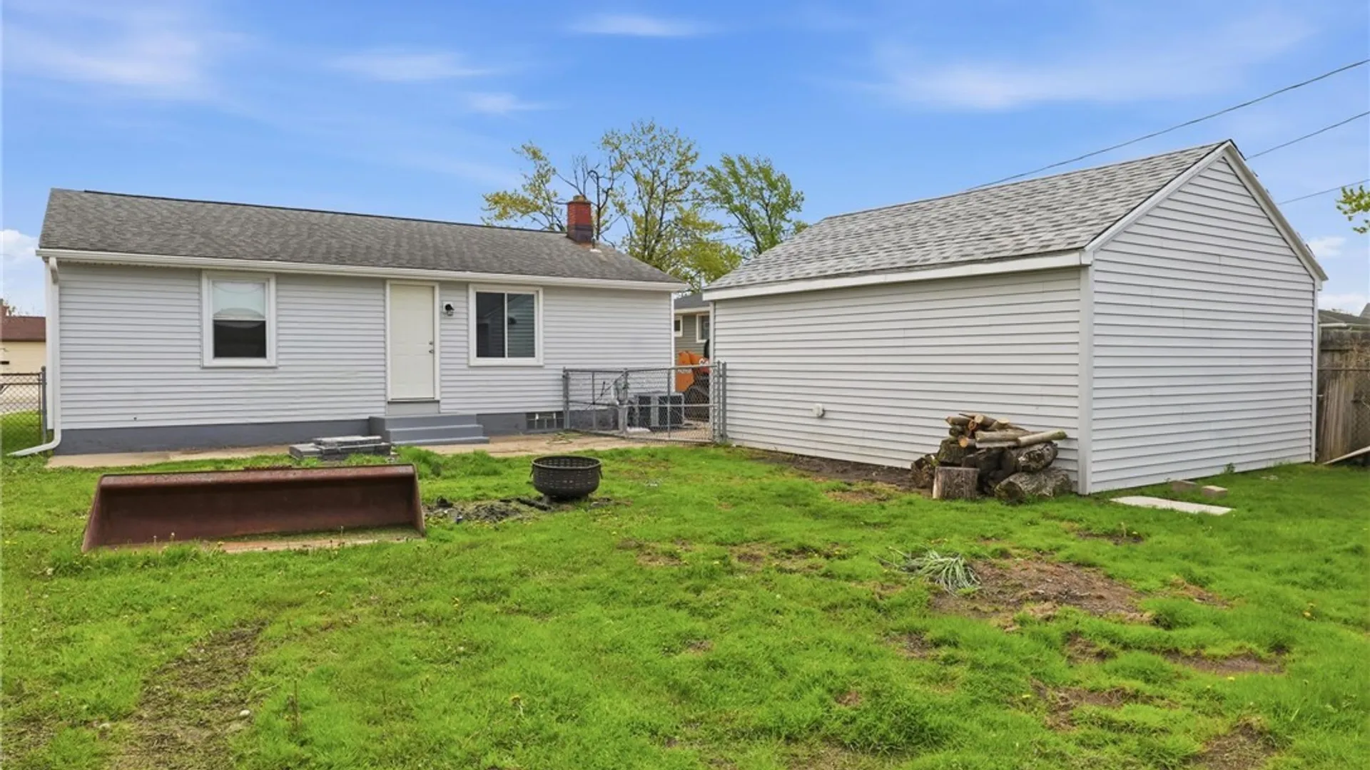 Property at 24 Patton Lane, Cheektowaga, NY 14225 27