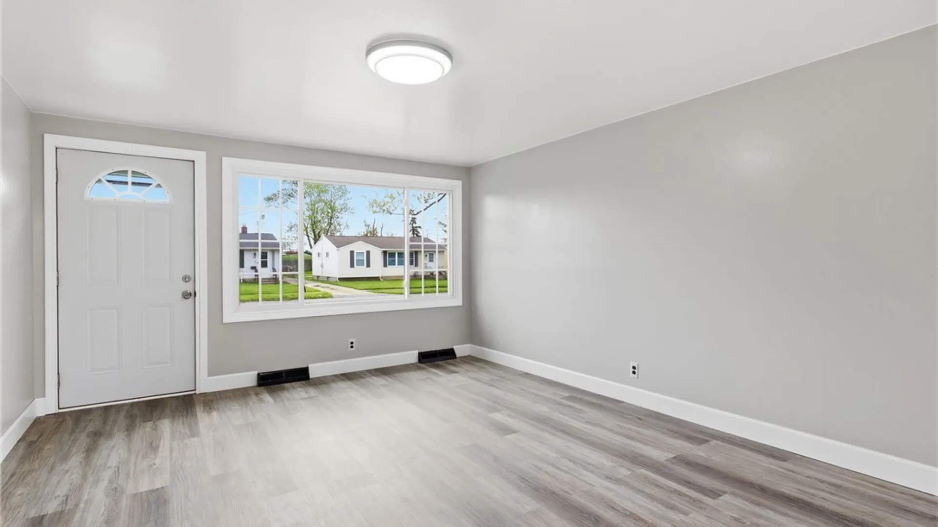 Property at 24 Patton Lane, Cheektowaga, NY 14225 6