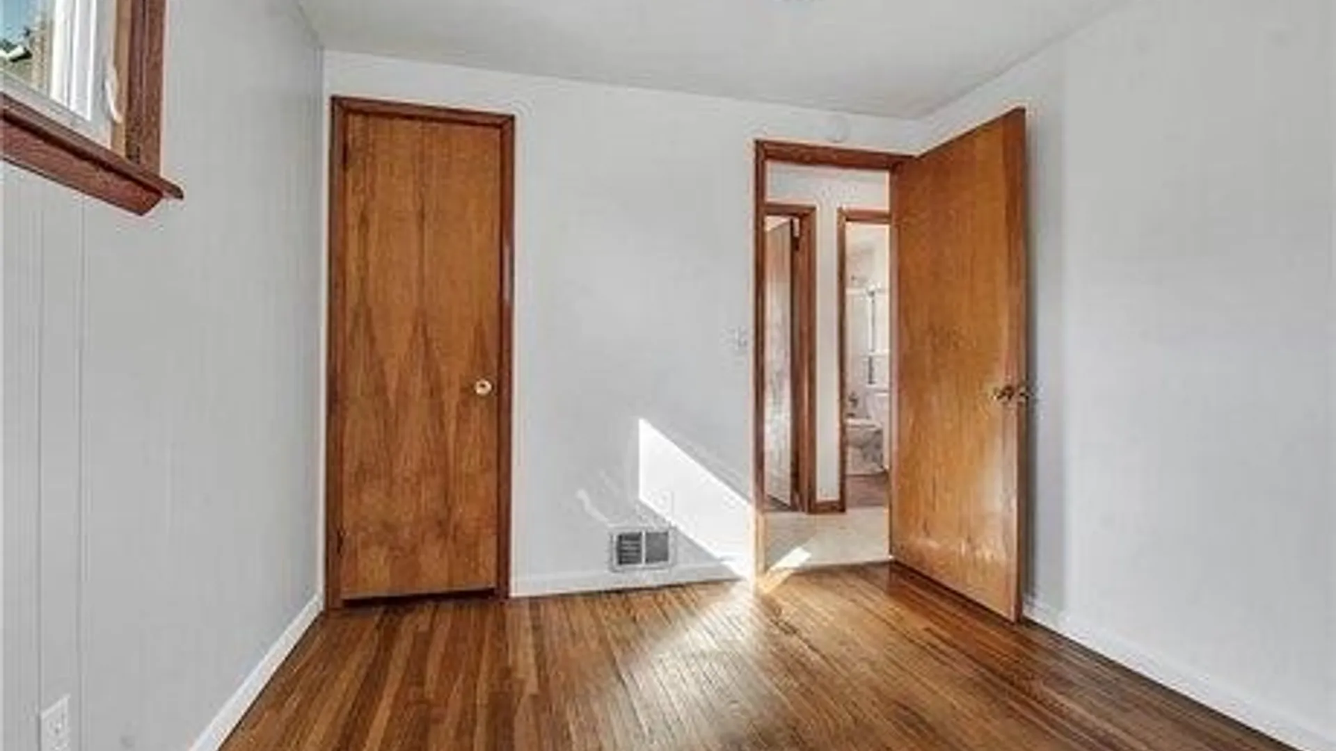 Property at 17 Houston Street, Buffalo, NY 14220 10