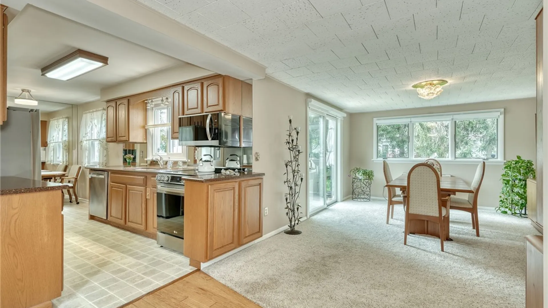Property at 513 Glenview Court, Webster, NY 14580 17