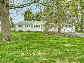 Property at 513 Glenview Court, Webster, NY 14580