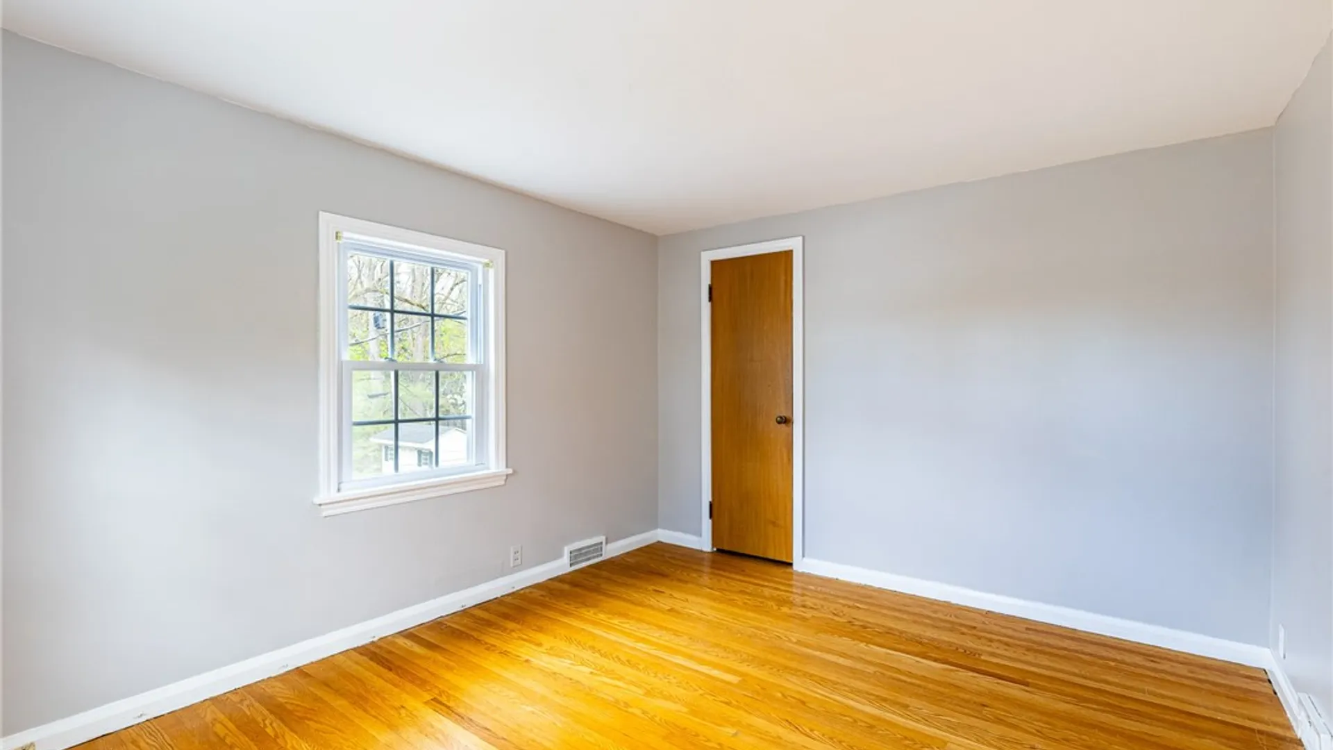 Property at 353 Pinecrest Drive, Irondequoit, NY 14617 32