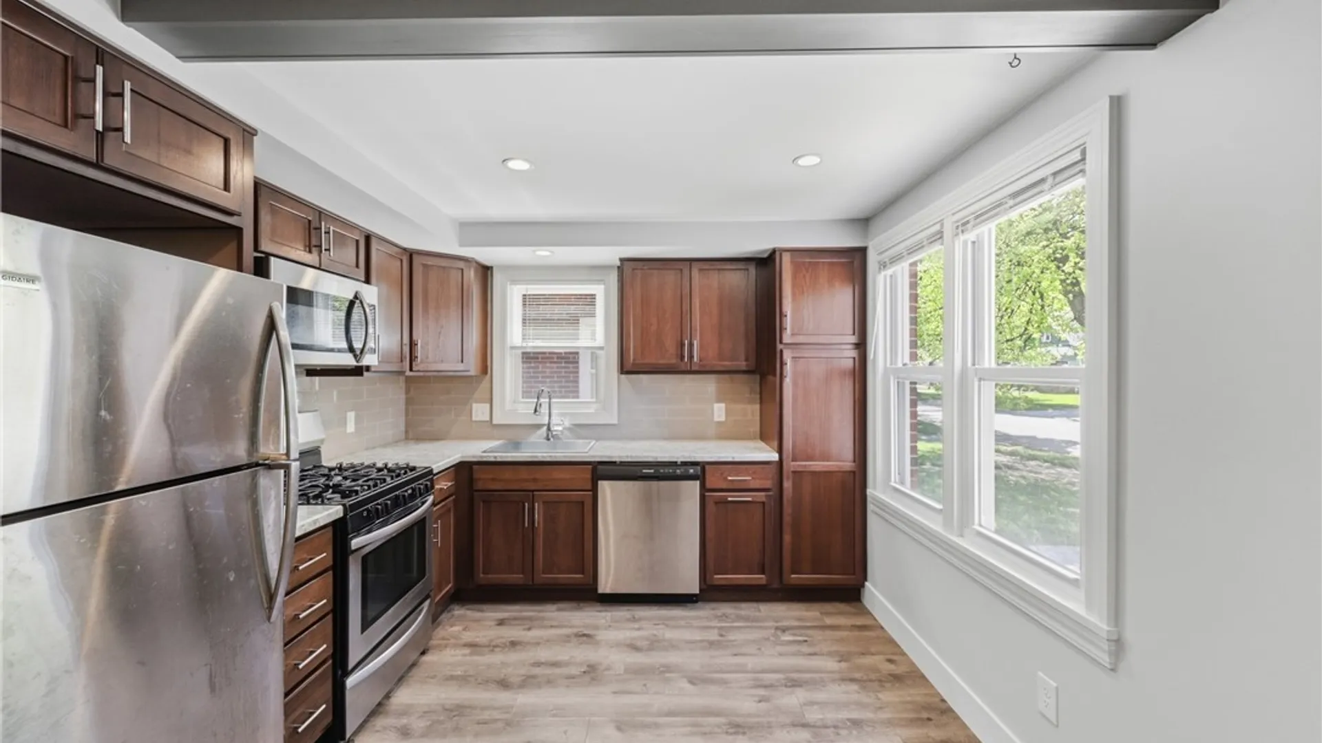 Property at 127 Chamberlin Drive, West Seneca, NY 14210 13