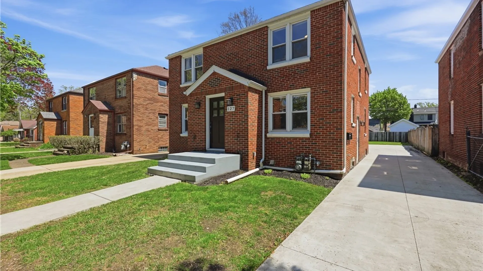 Property at 127 Chamberlin Drive, West Seneca, NY 14210 2