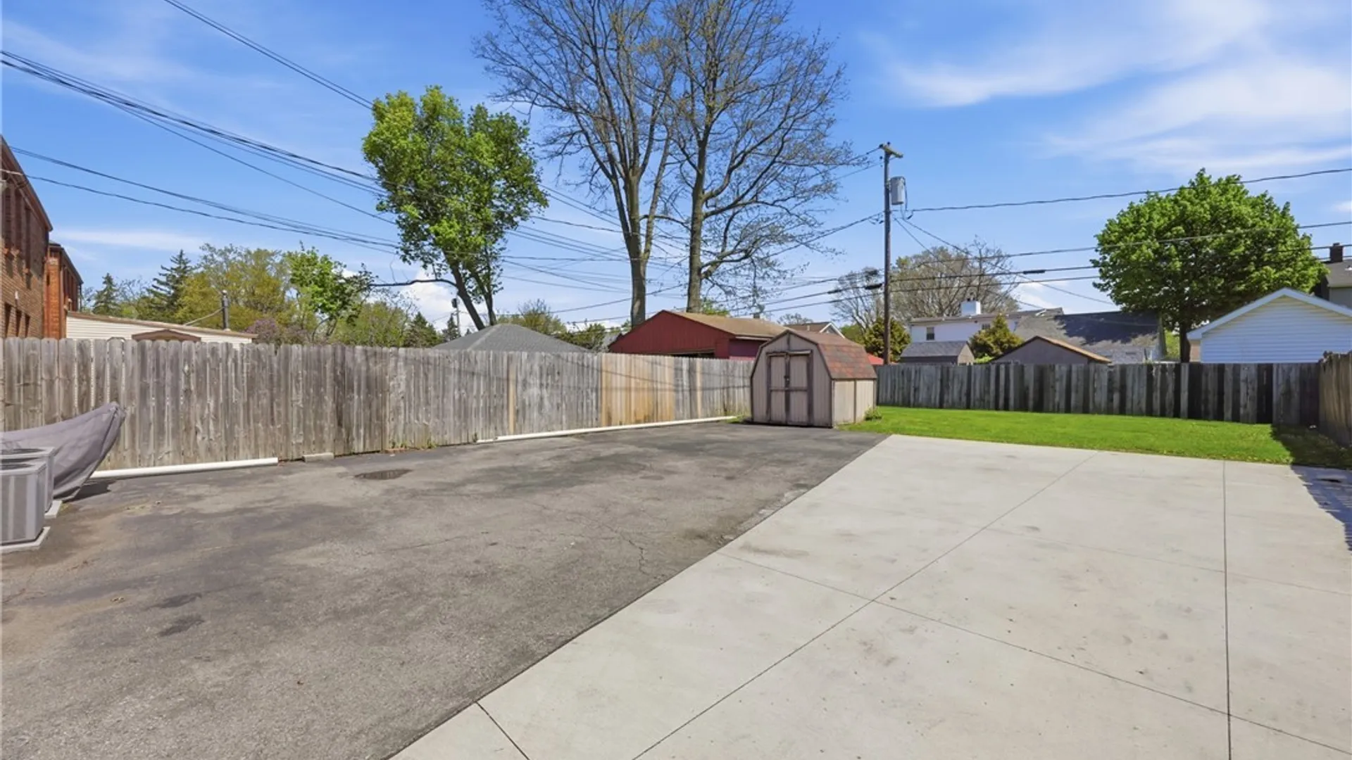 Property at 127 Chamberlin Drive, West Seneca, NY 14210 4