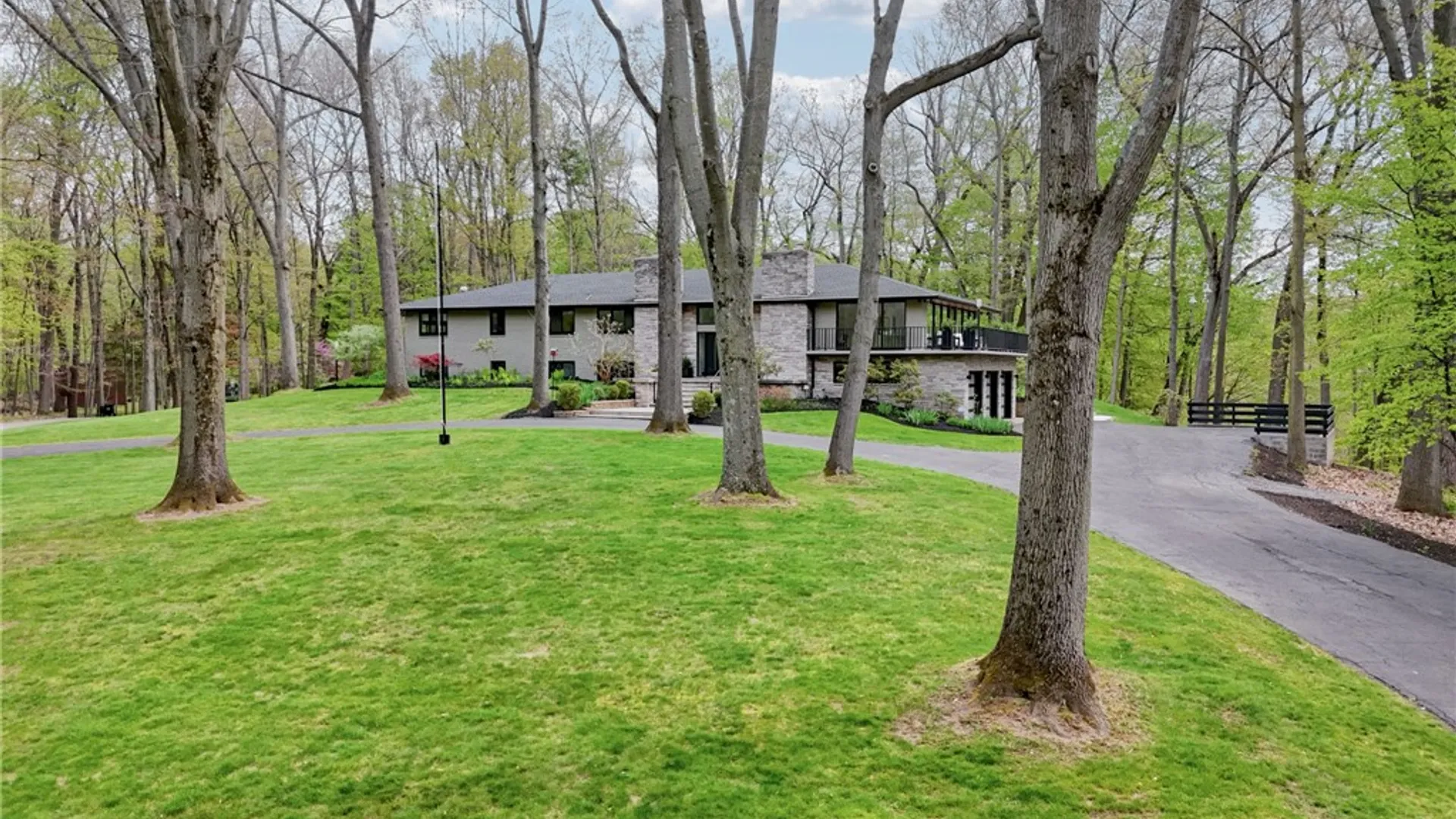 Property at 22 Lake Lacoma Drive, Perinton, NY 14534 2