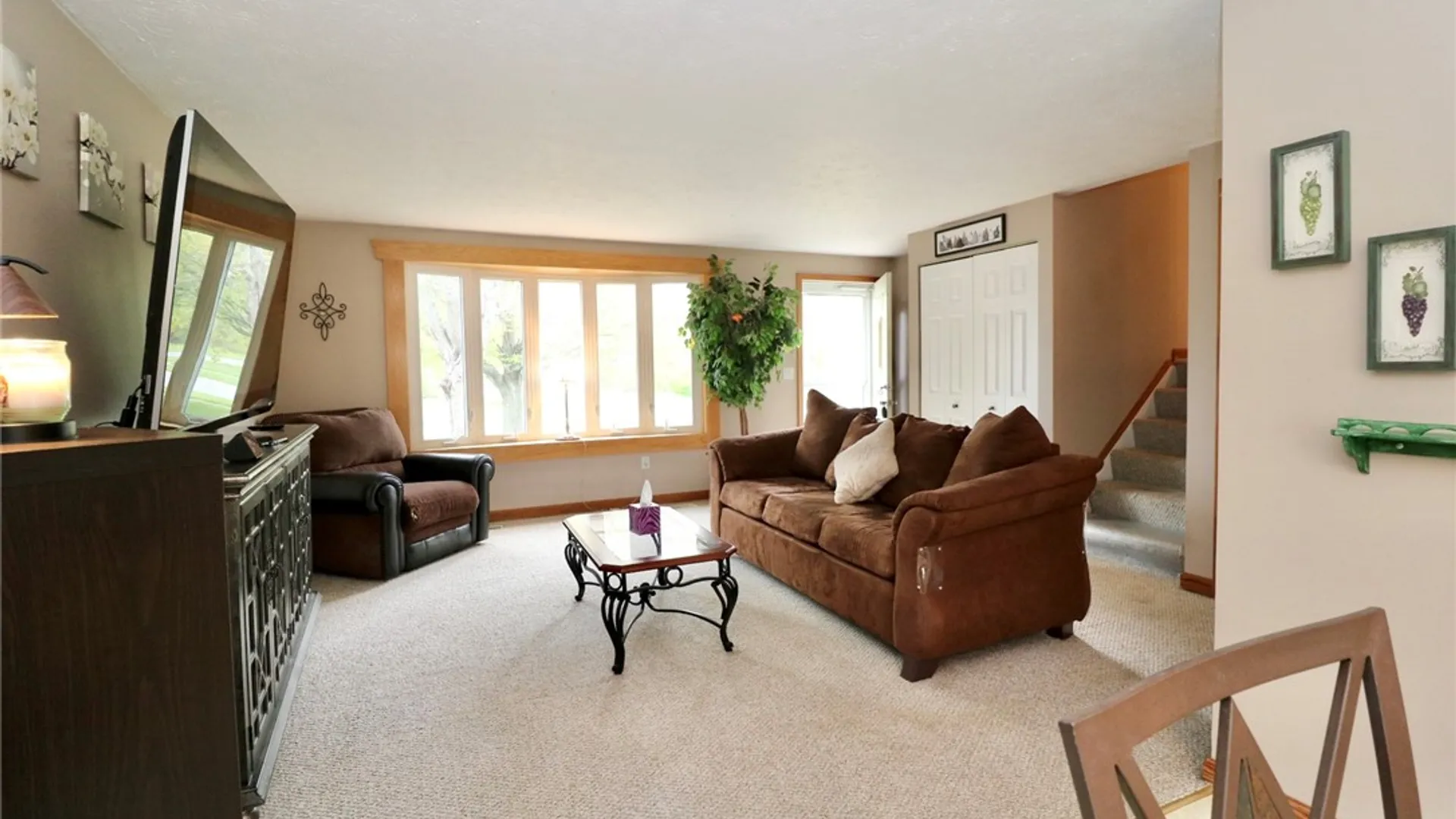 Property at 11 Glenside Way, Greece, NY 14612 14