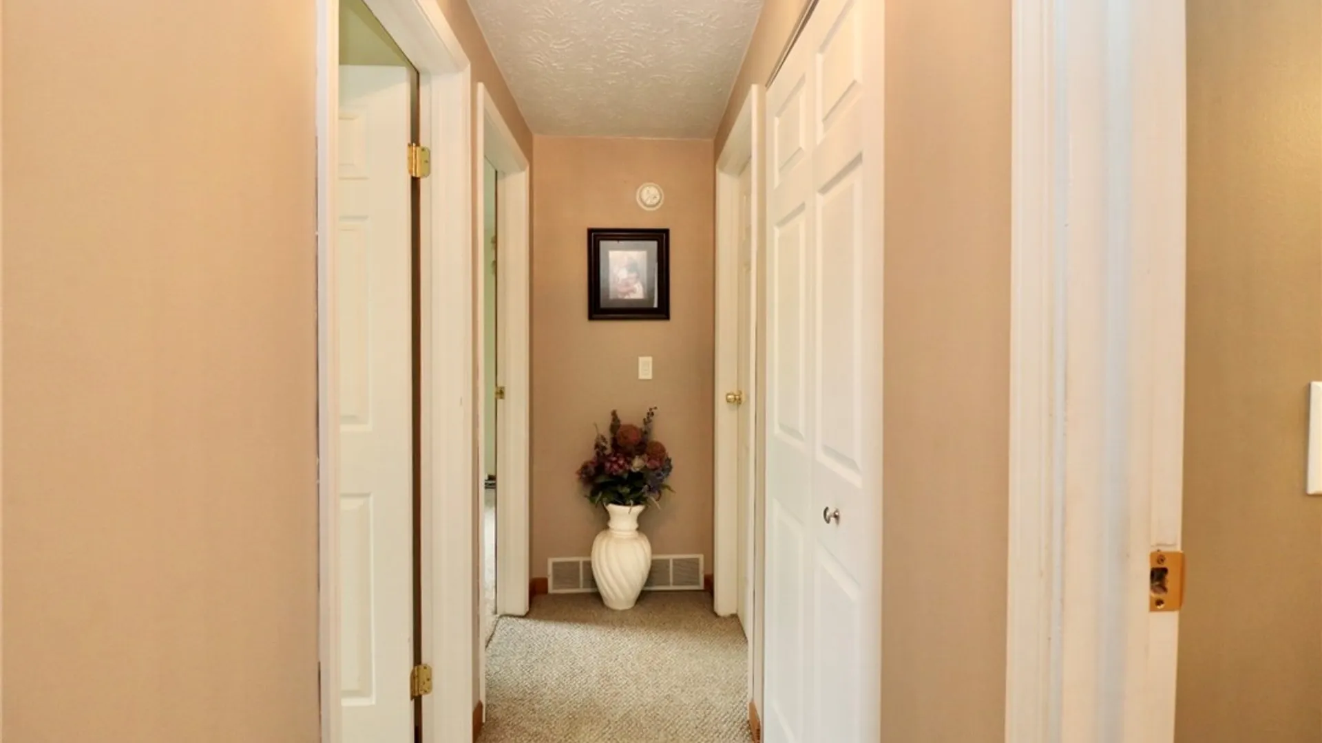 Property at 11 Glenside Way, Greece, NY 14612 17