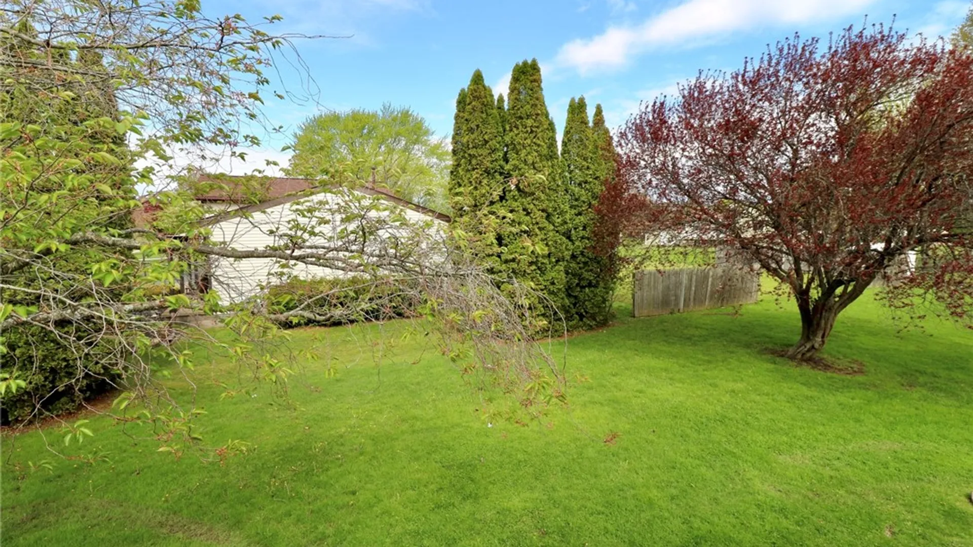 Property at 11 Glenside Way, Greece, NY 14612 35