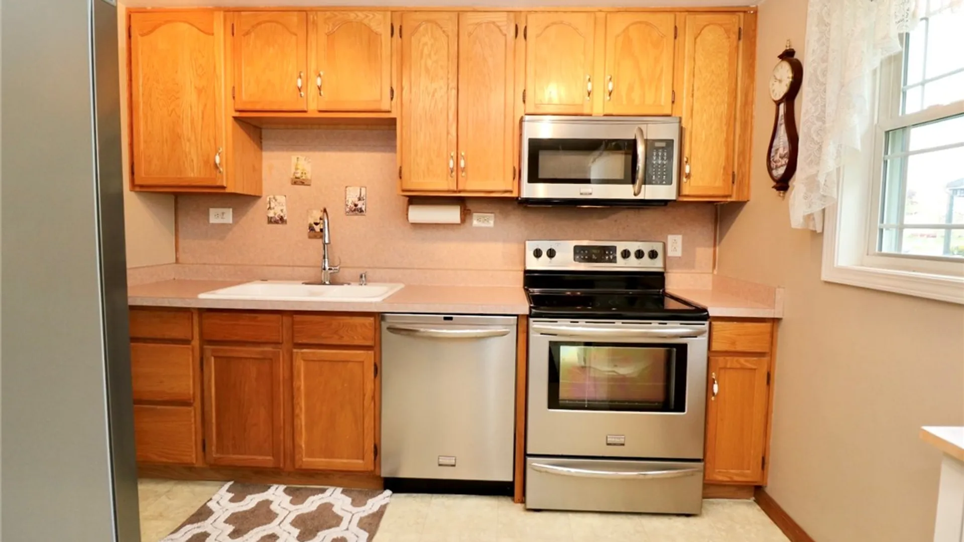 Property at 11 Glenside Way, Greece, NY 14612 6