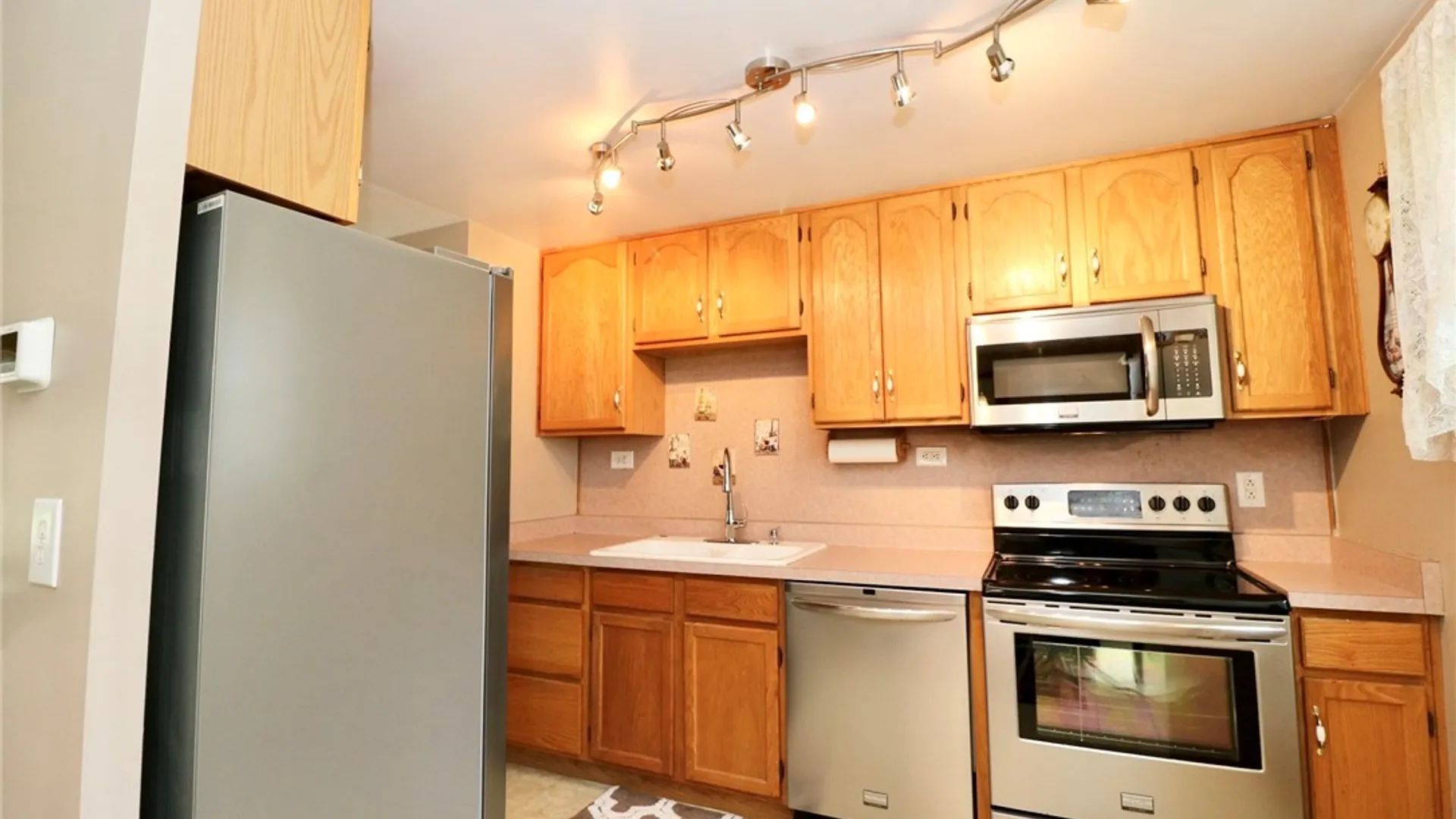 Property at 11 Glenside Way, Greece, NY 14612 7