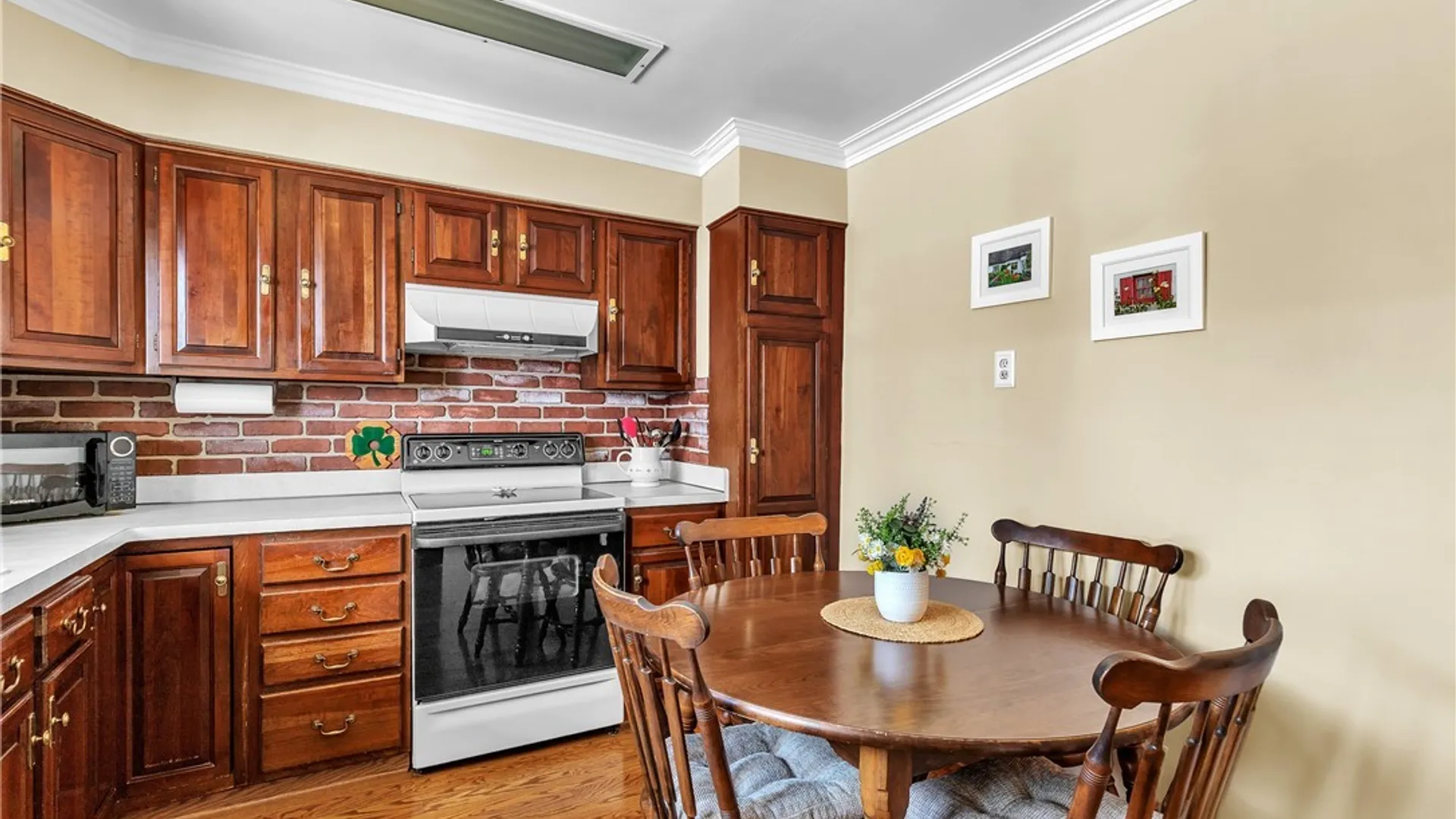 Property at 4 Hawthorne Ave, Tonawanda, NY 14223 20