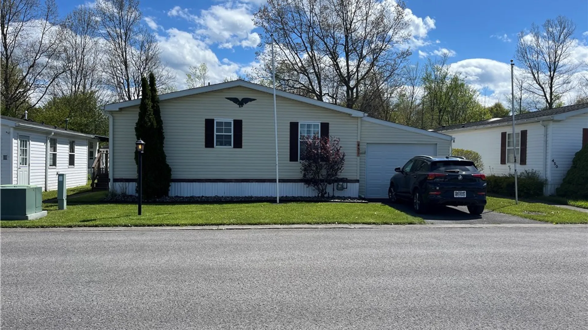 Property at 451 Jim Kelly Drive, Lockport Town, NY 14094 2