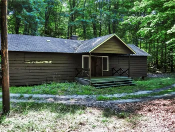 8462 Lake Shore Road, Evans, NY 14006