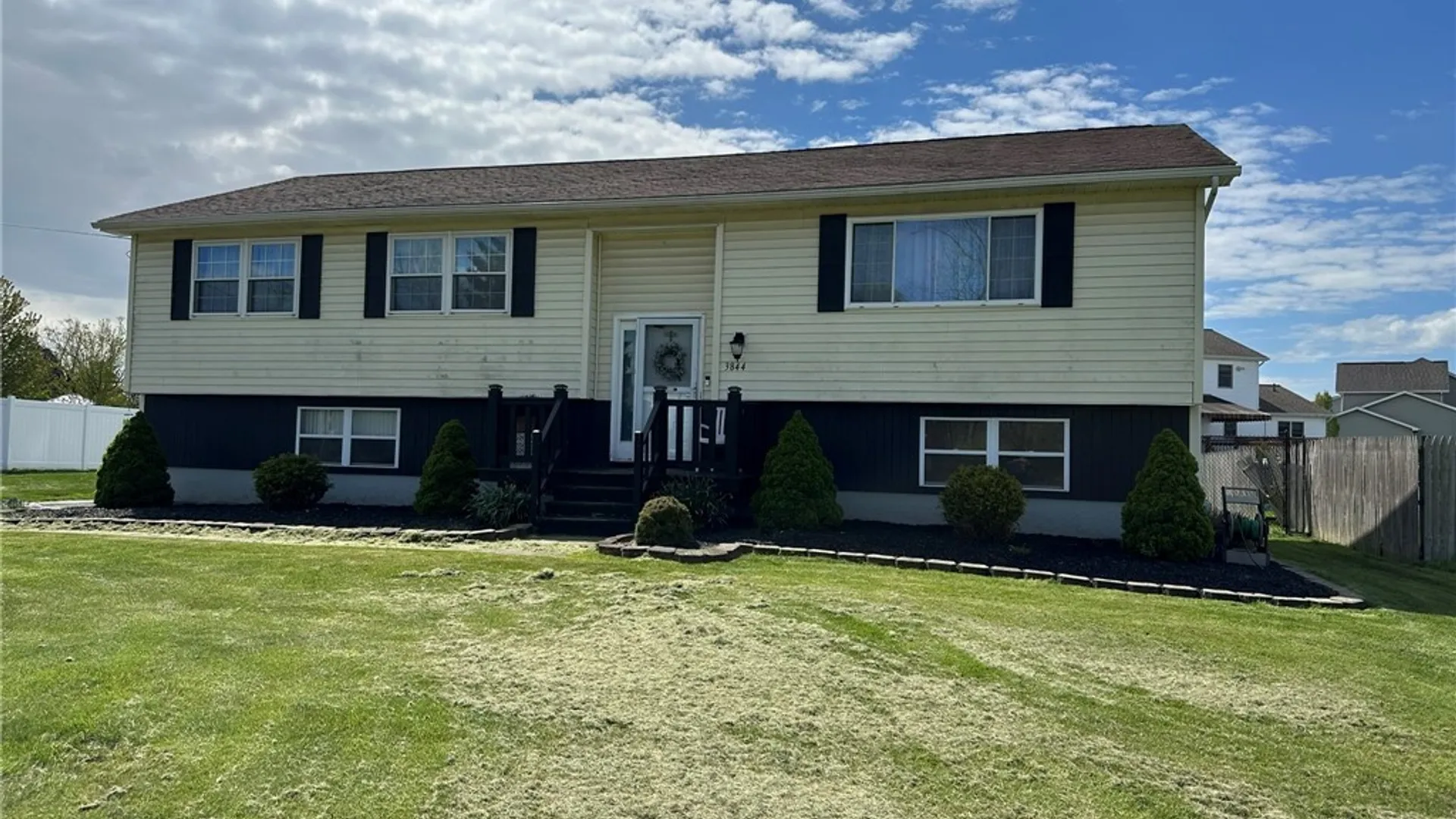 Property at 3844 Mapleton Road, Wheatfield, NY 14120 3