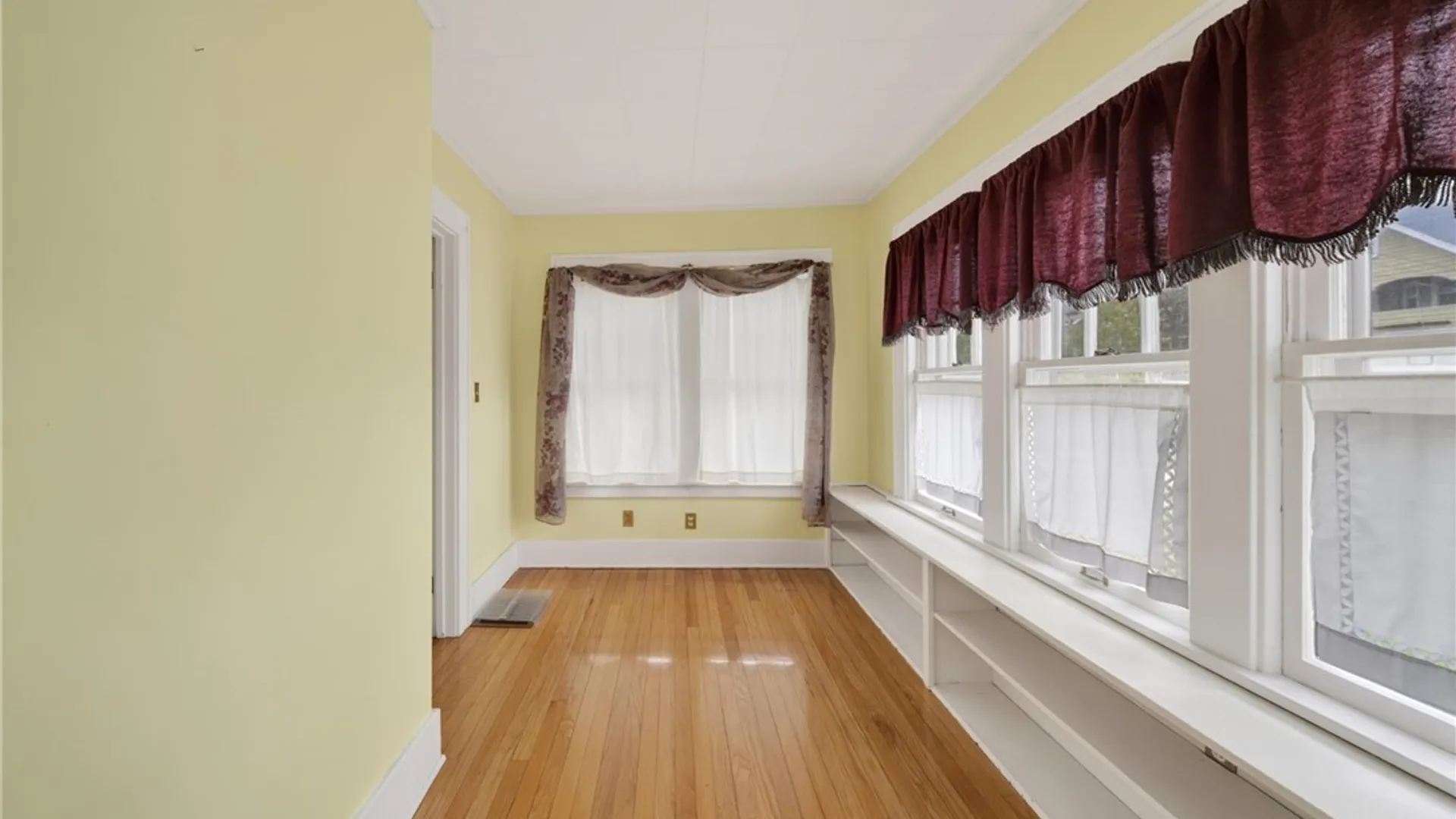 Property at 521 Kensington Road, Syracuse, NY 13210 10