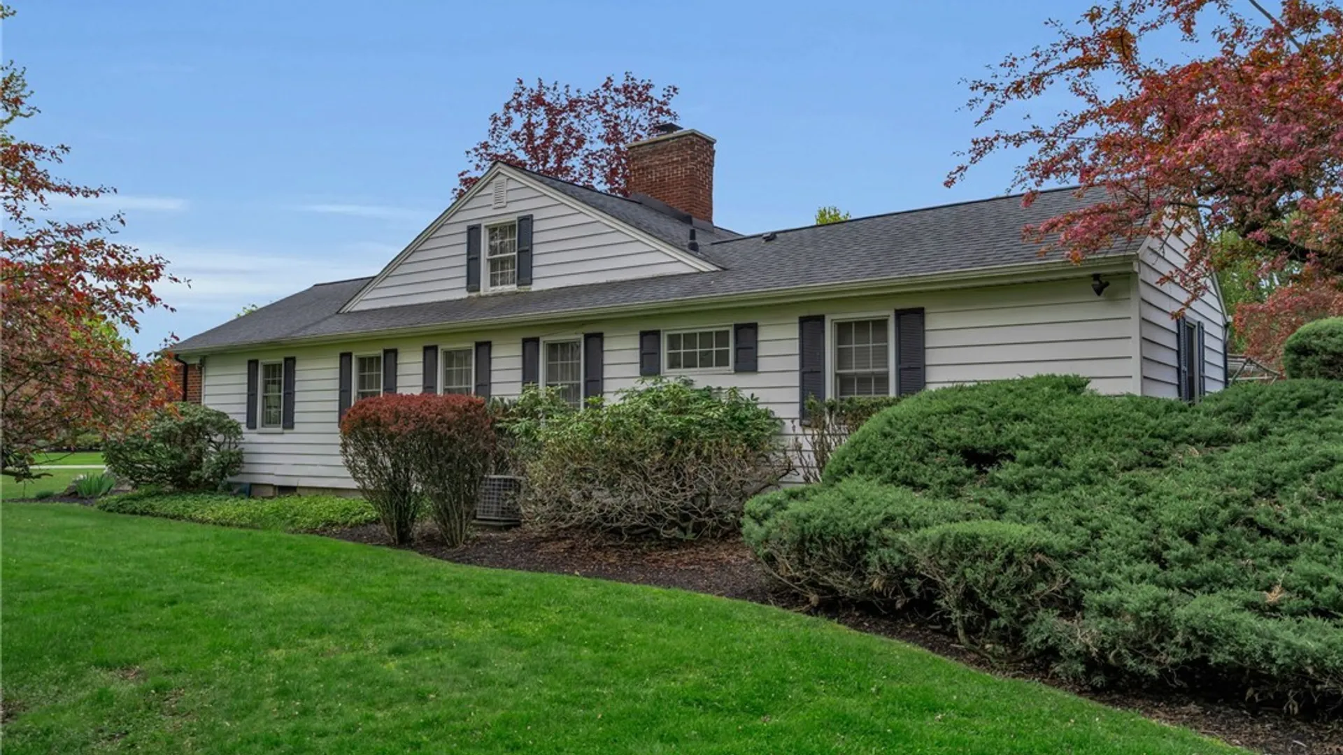 Property at 60 Knollwood Lane, Amherst, NY 14221 36
