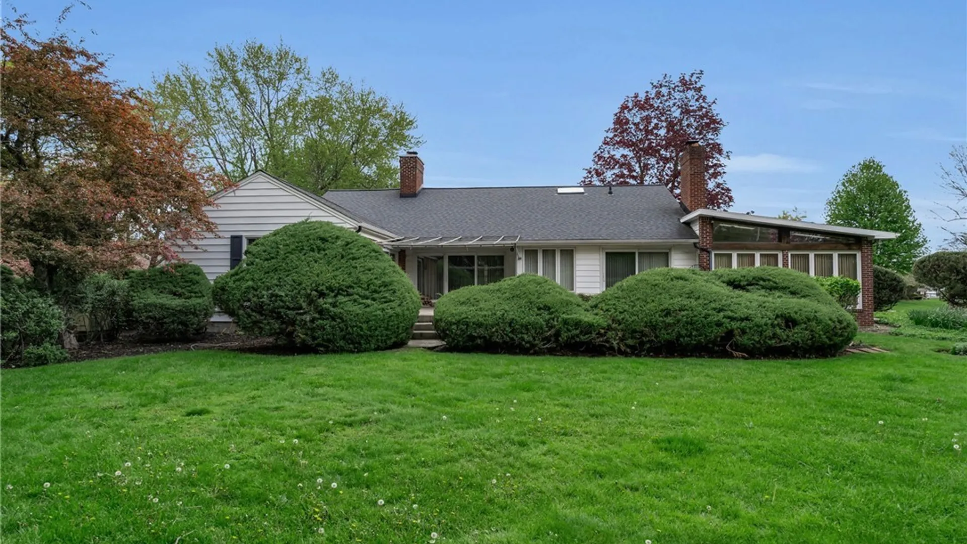 Property at 60 Knollwood Lane, Amherst, NY 14221 37