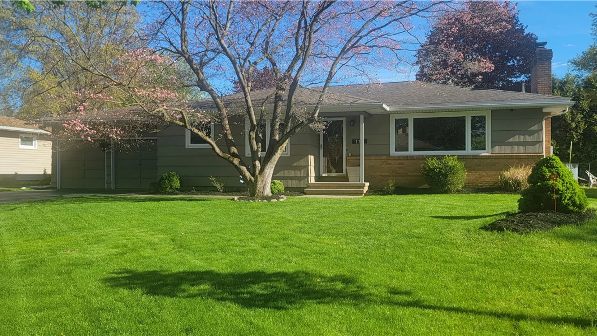 Property at 115 Suellen Drive, Irondequoit, NY 14609 3