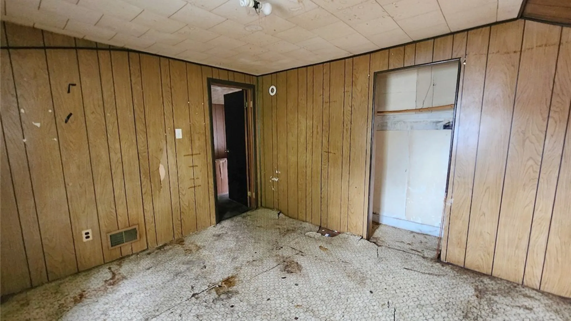 Property at 10 Johnson Park, Utica, NY 13501 12