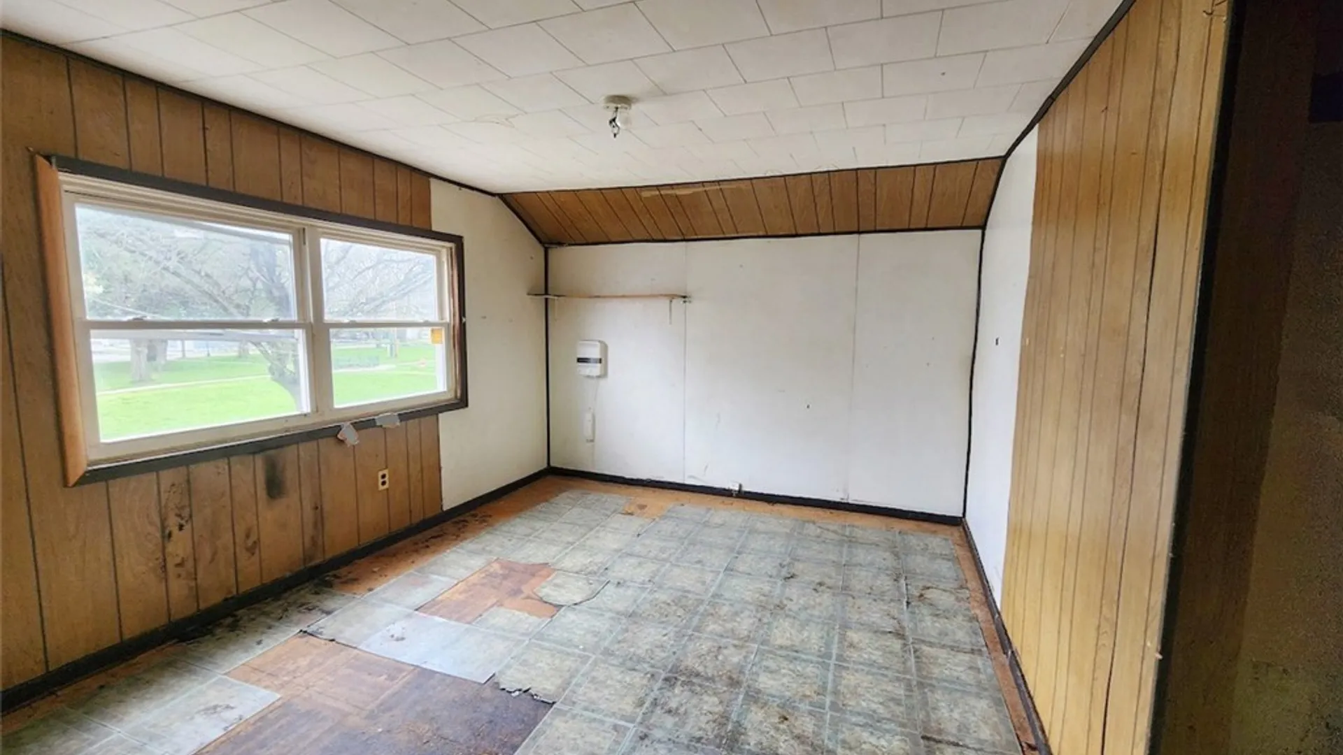 Property at 10 Johnson Park, Utica, NY 13501 13
