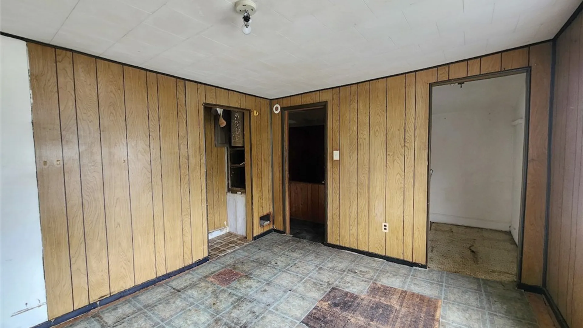 Property at 10 Johnson Park, Utica, NY 13501 14