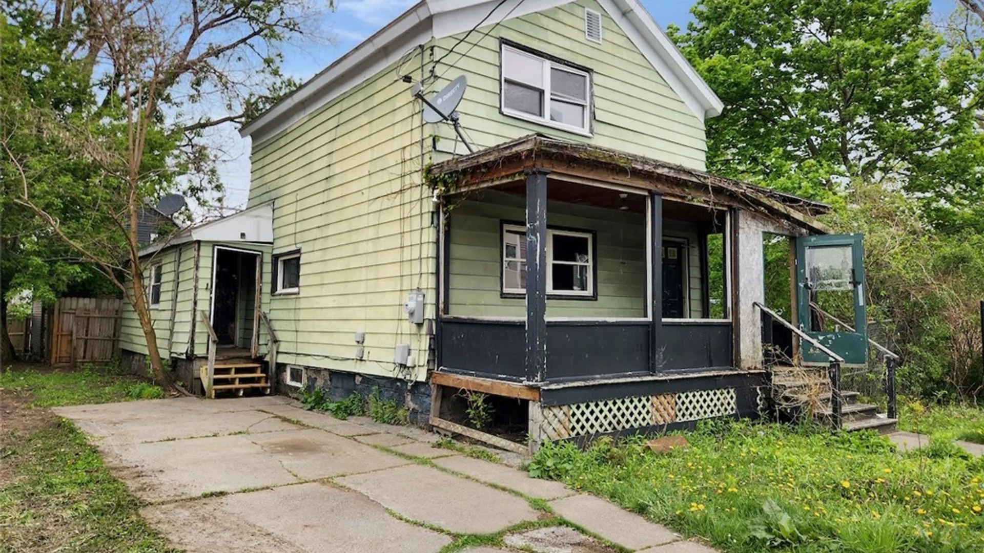 Property at 10 Johnson Park, Utica, NY 13501 2