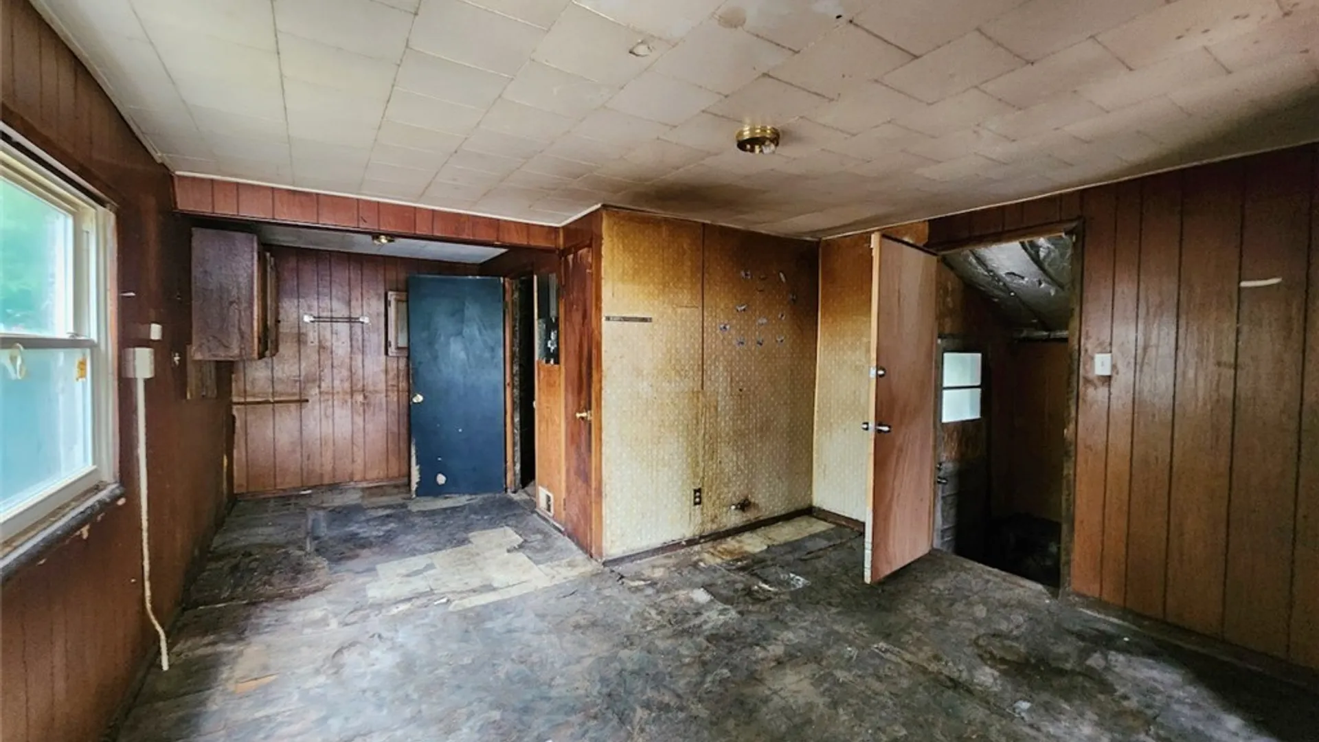 Property at 10 Johnson Park, Utica, NY 13501 4