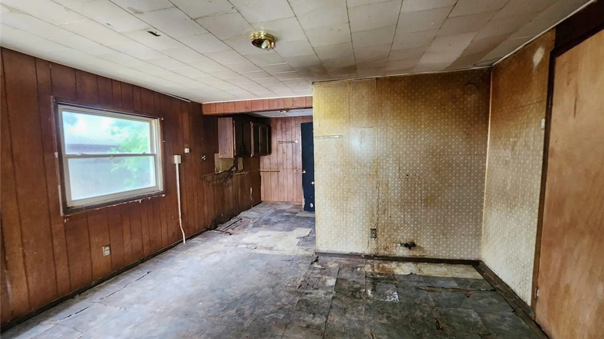 Property at 10 Johnson Park, Utica, NY 13501 7