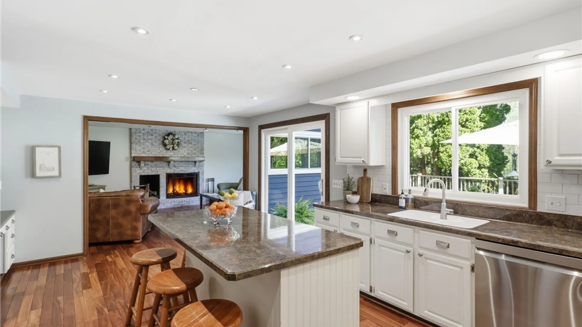 Property at 3 Fenimore Drive, Pittsford, NY 14534 15