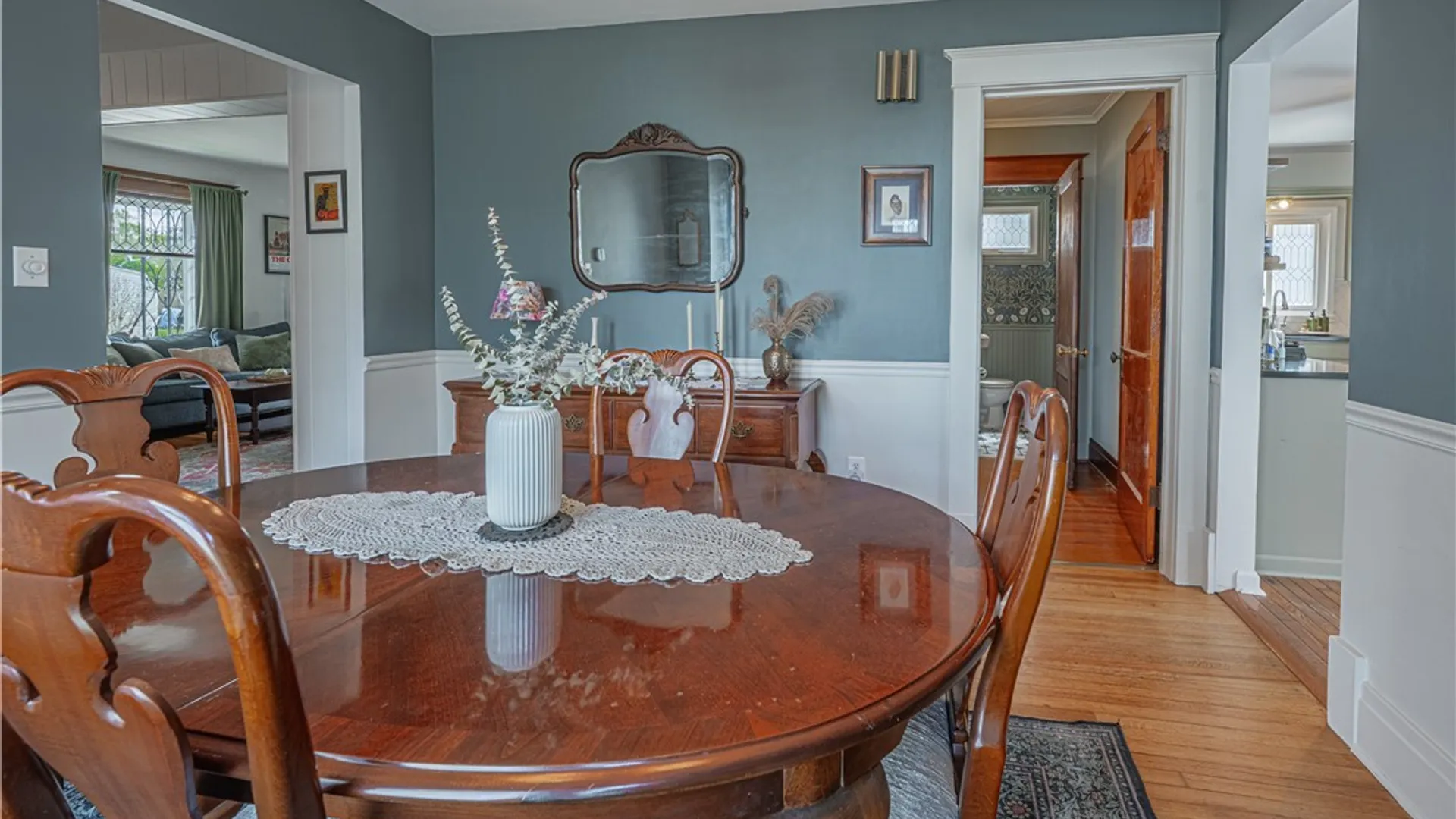 Property at 7 Woodlawn Avenue, Lancaster, NY 14086 16