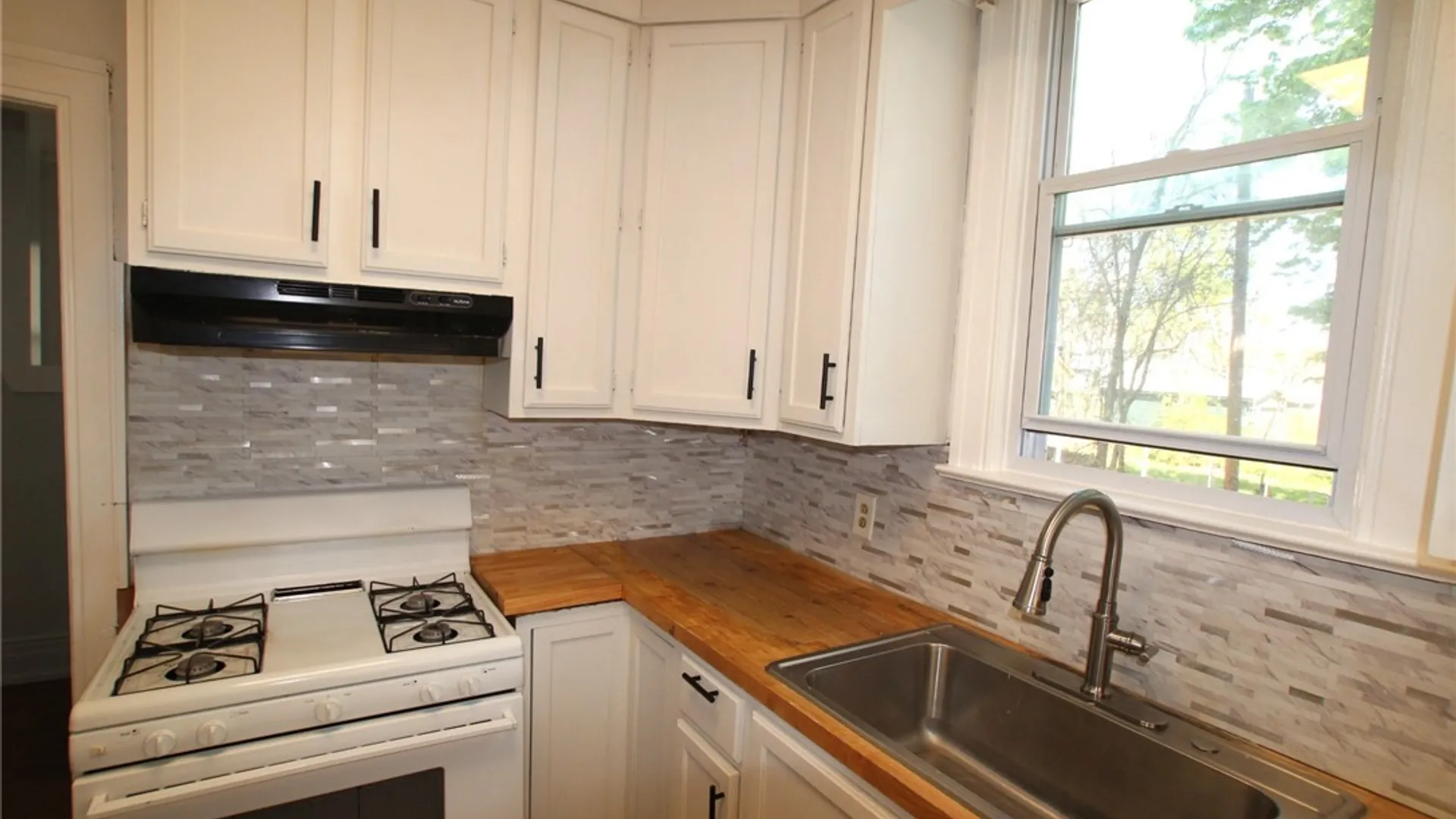 Property at 692 Chili Avenue, Rochester, NY 14611 16