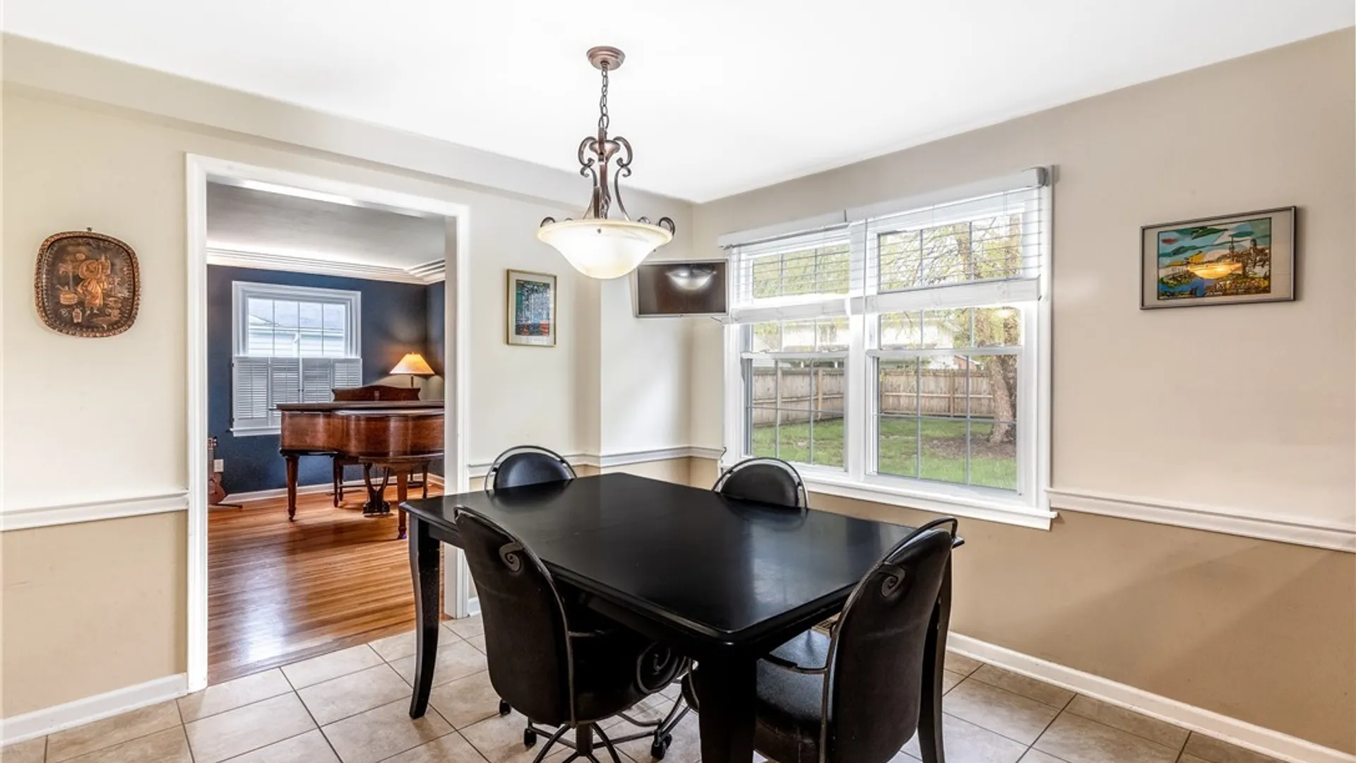 Property at 58 Fox Chapel Road, Amherst, NY 14221 12